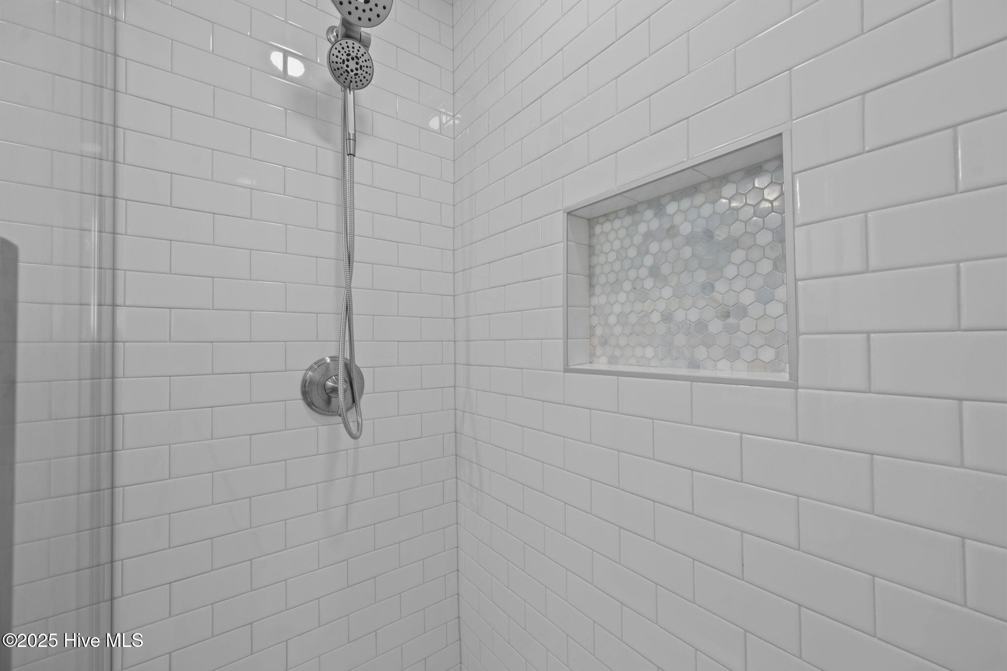 100546073 | Photo 28