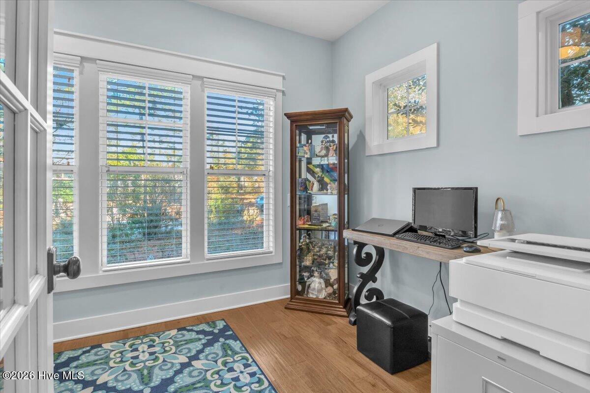 100552702 | Photo 25