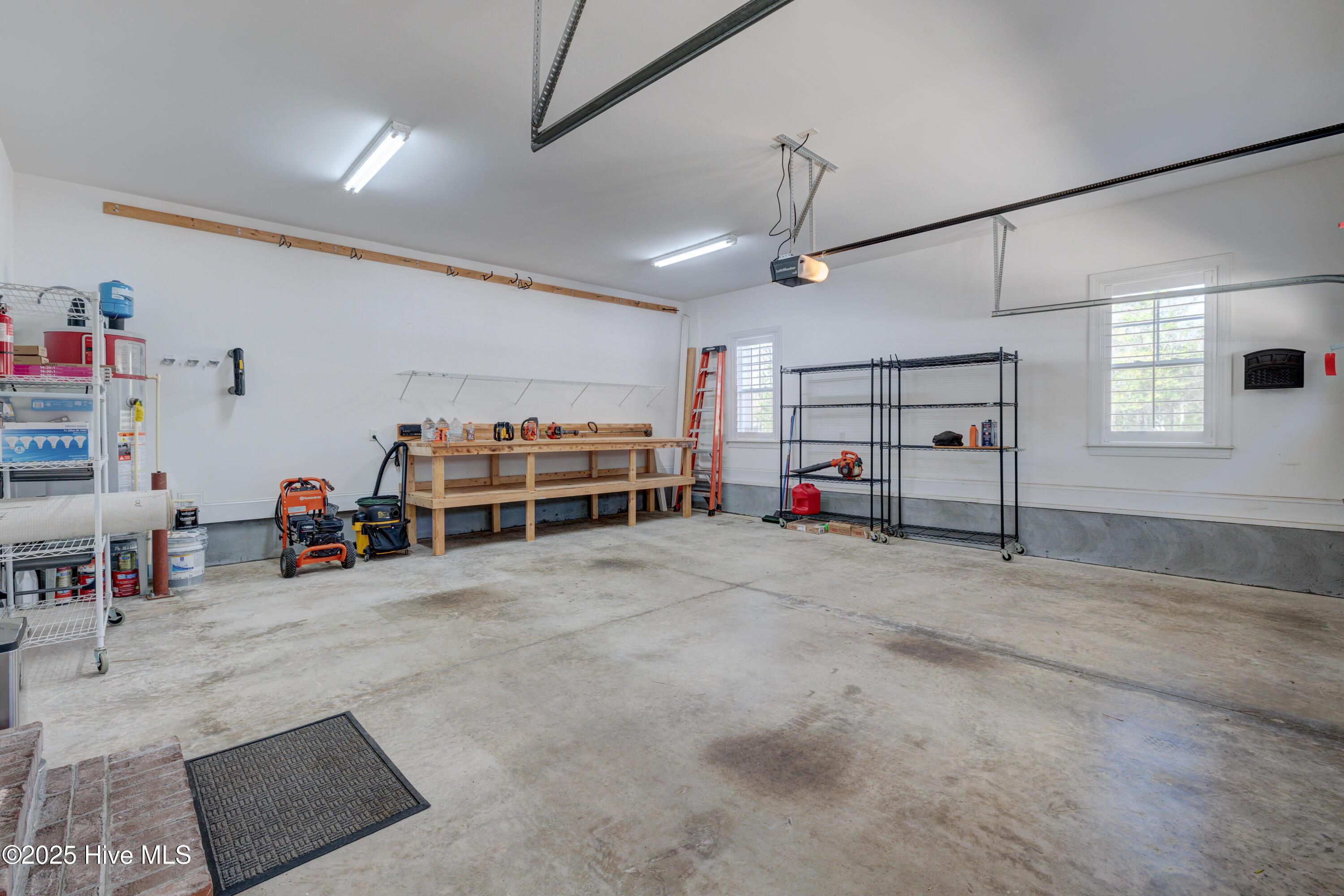 100496540 | Photo 61