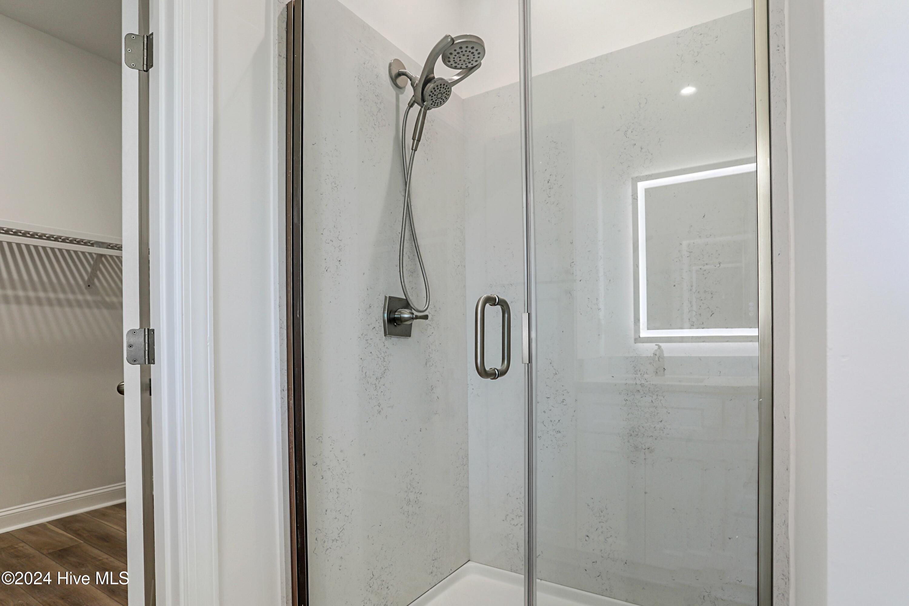 100477355 | Photo 48