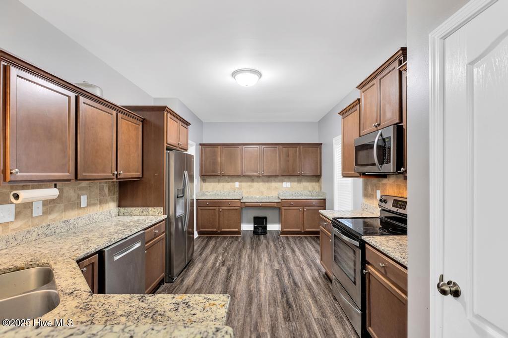 100532060 | Photo 11