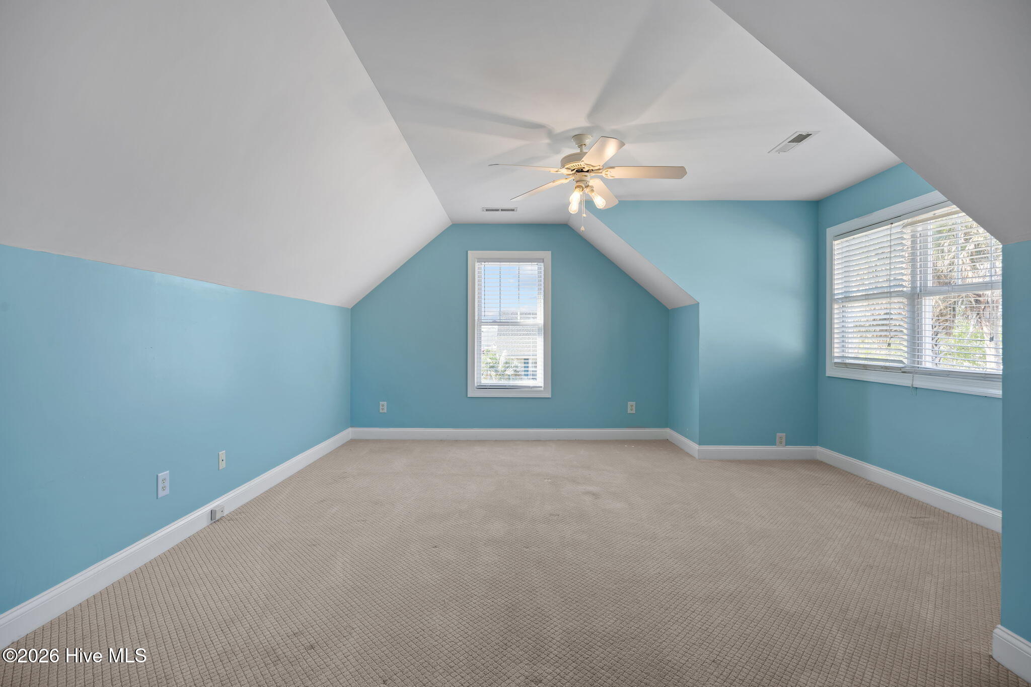 100561261 | Photo 43