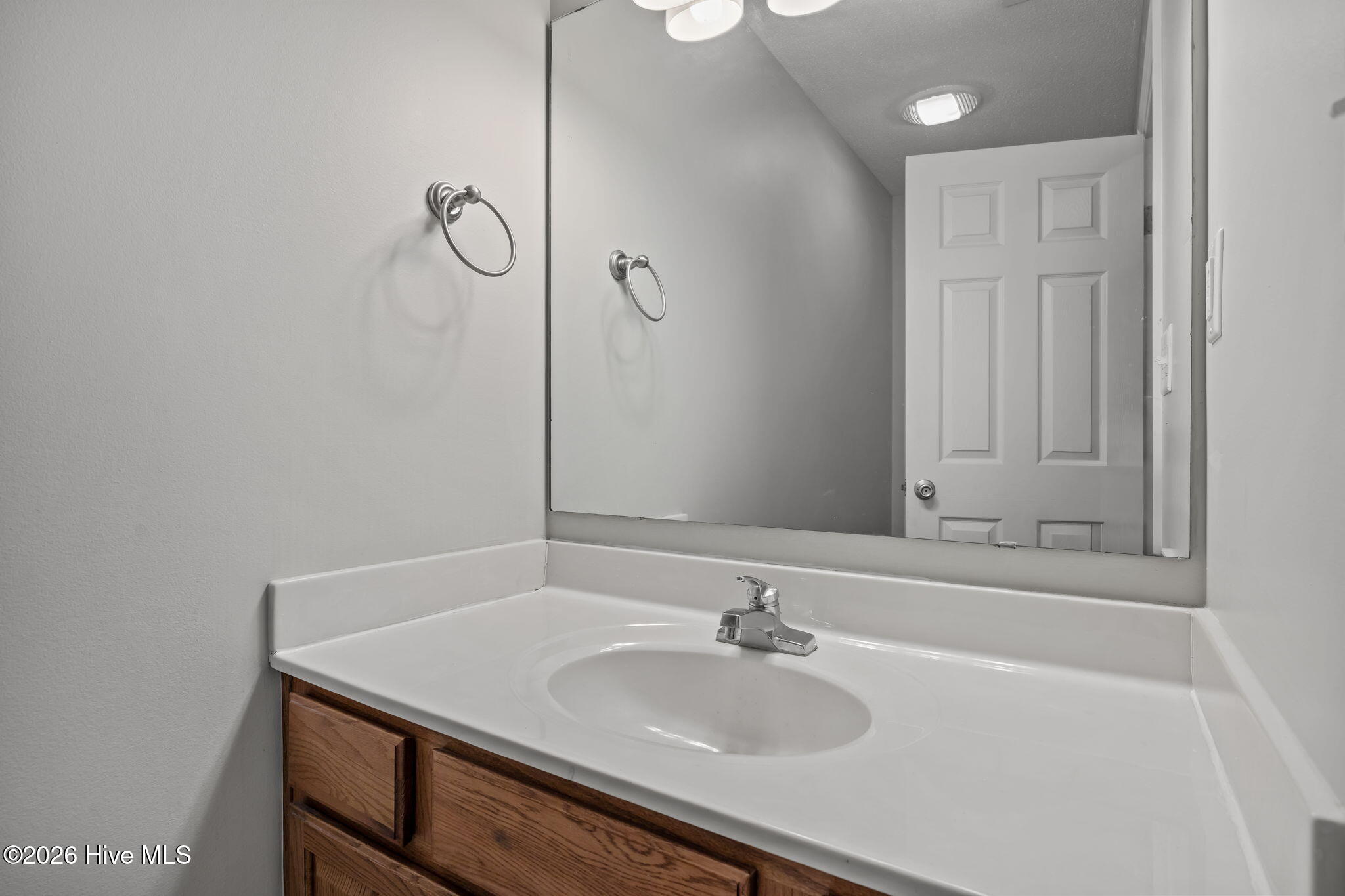 100570536 | Photo 31