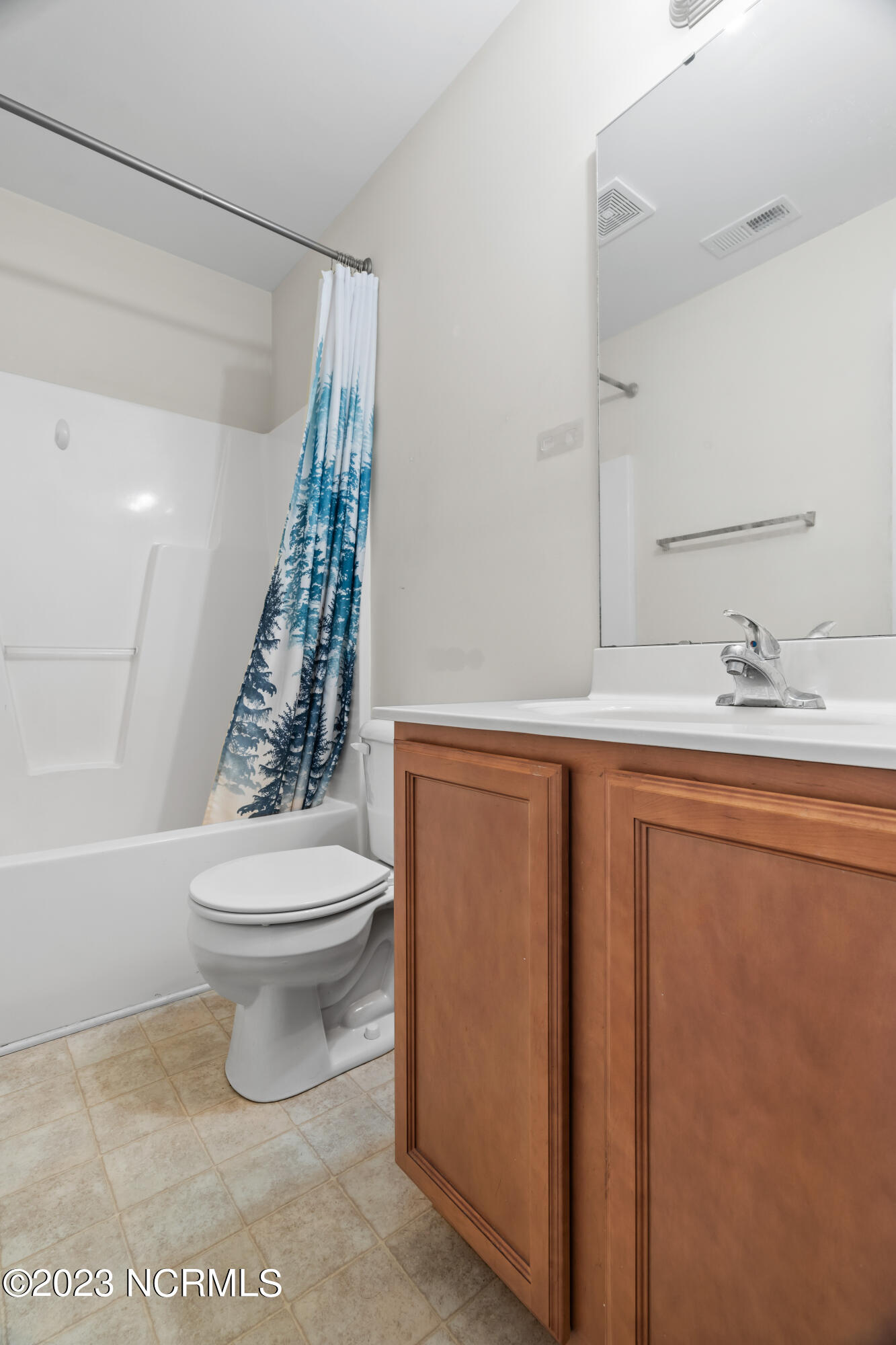 100559780 | Photo 22