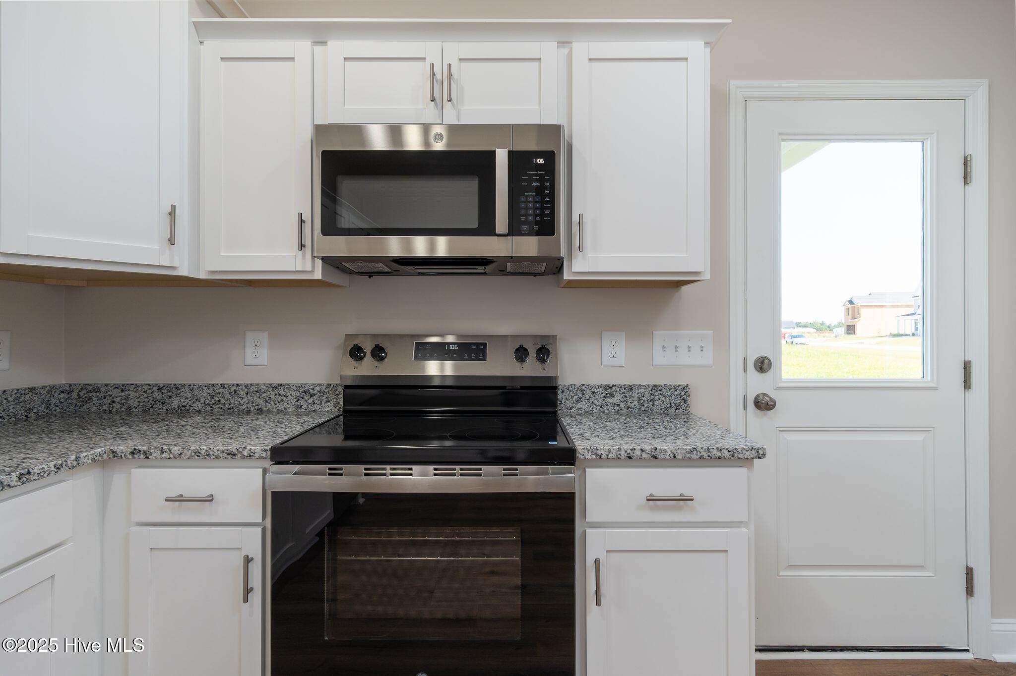 100496032 | Photo 18