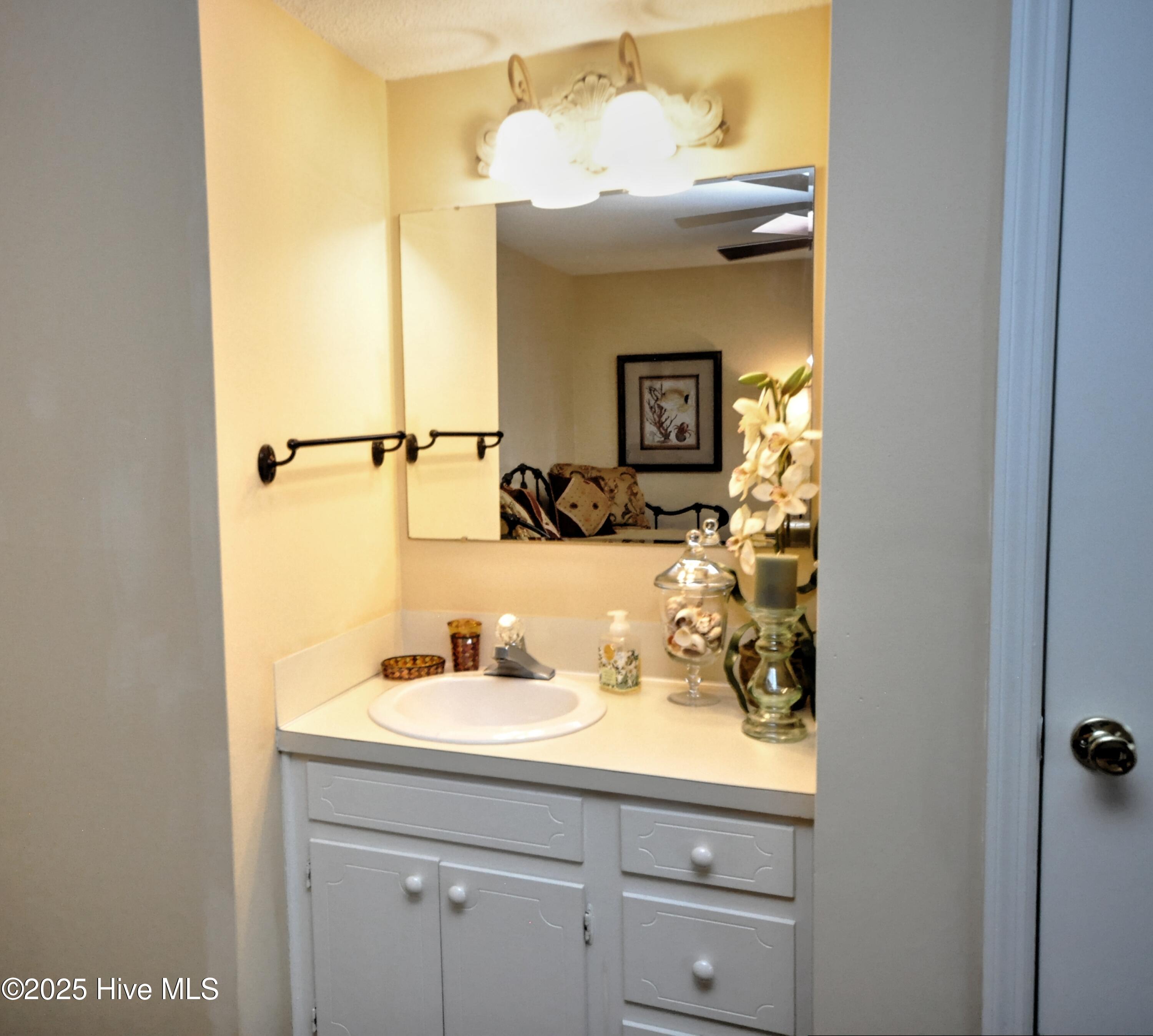 100511603 | Photo 25