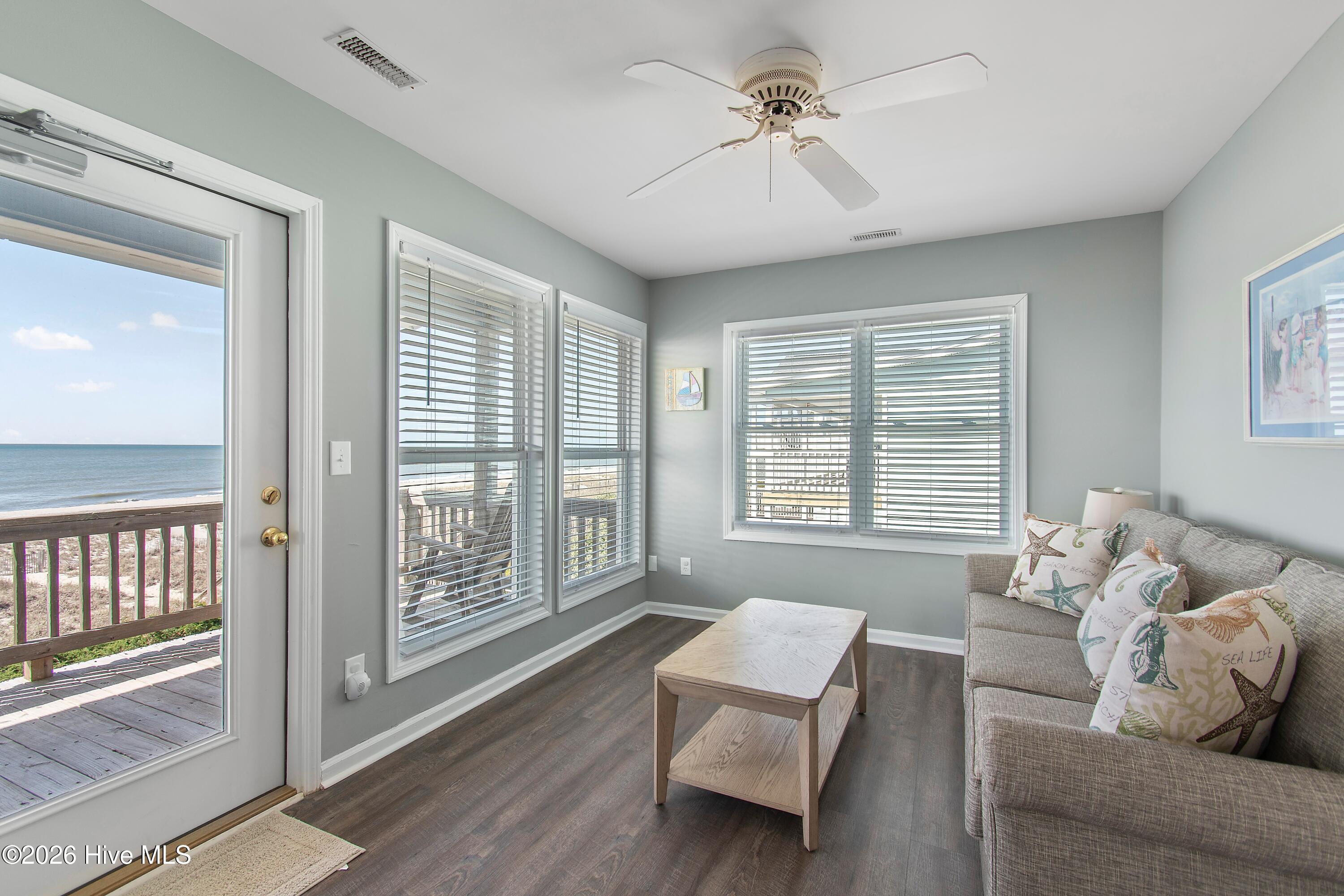 100566525 | Photo 42