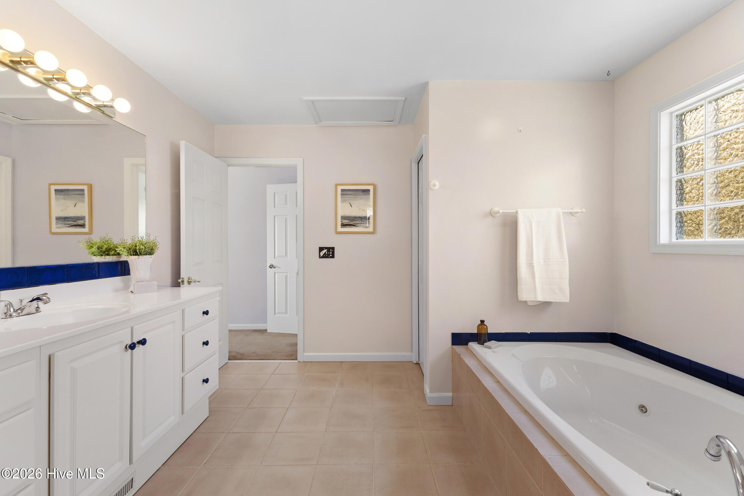 100535794 | Photo 31