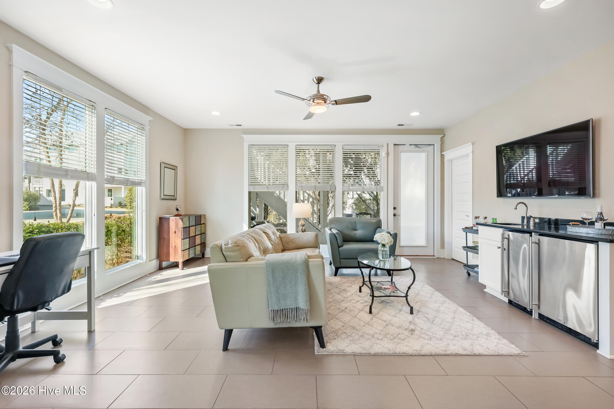 100553548 | Photo 11