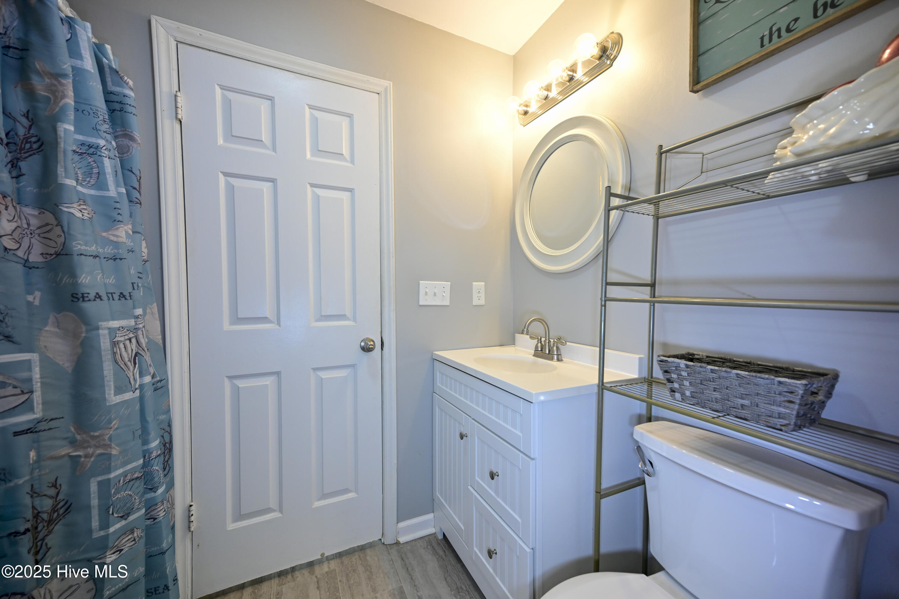 100495129 | Photo 38