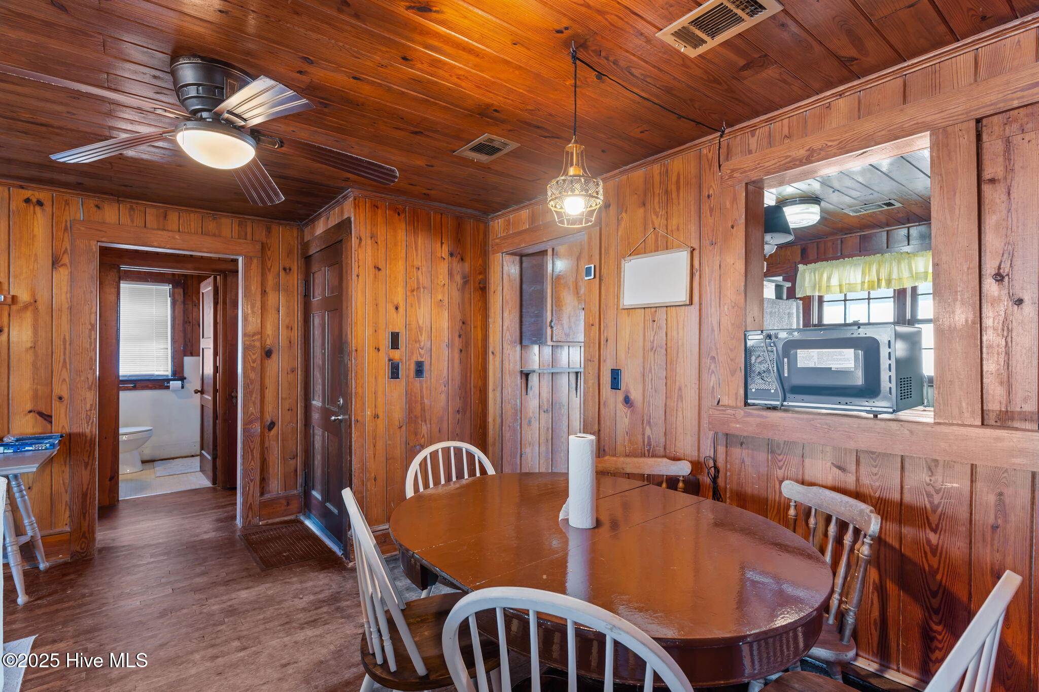 100539886 | Photo 12