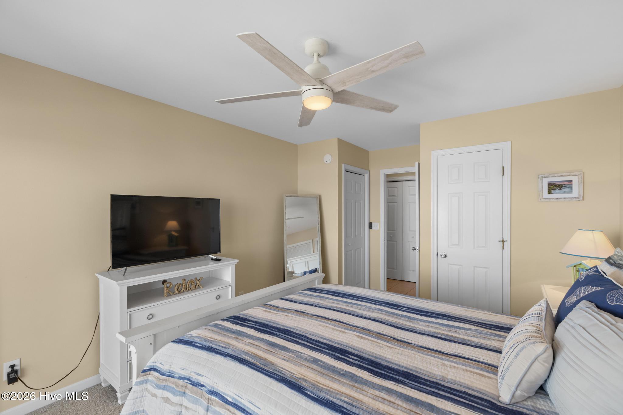 100562265 | Photo 25