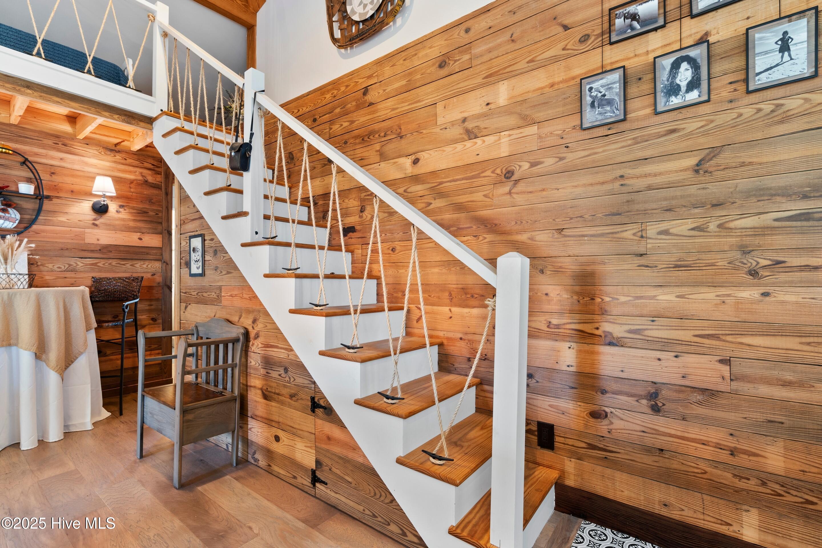 100538504 | Photo 25