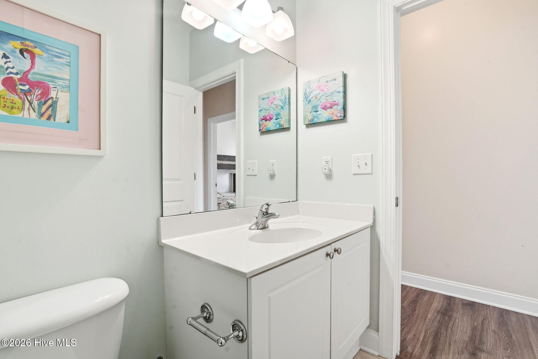 100561242 | Photo 28