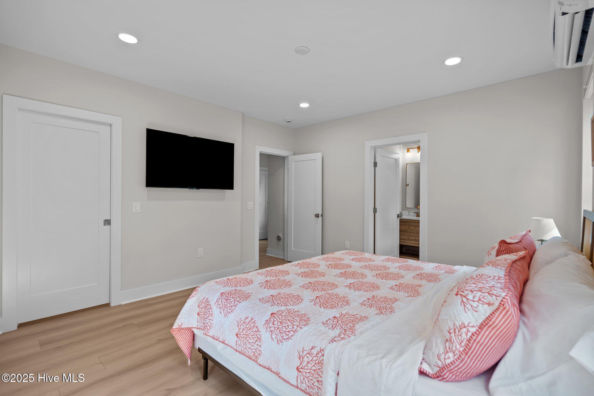 100519500 | Photo 48