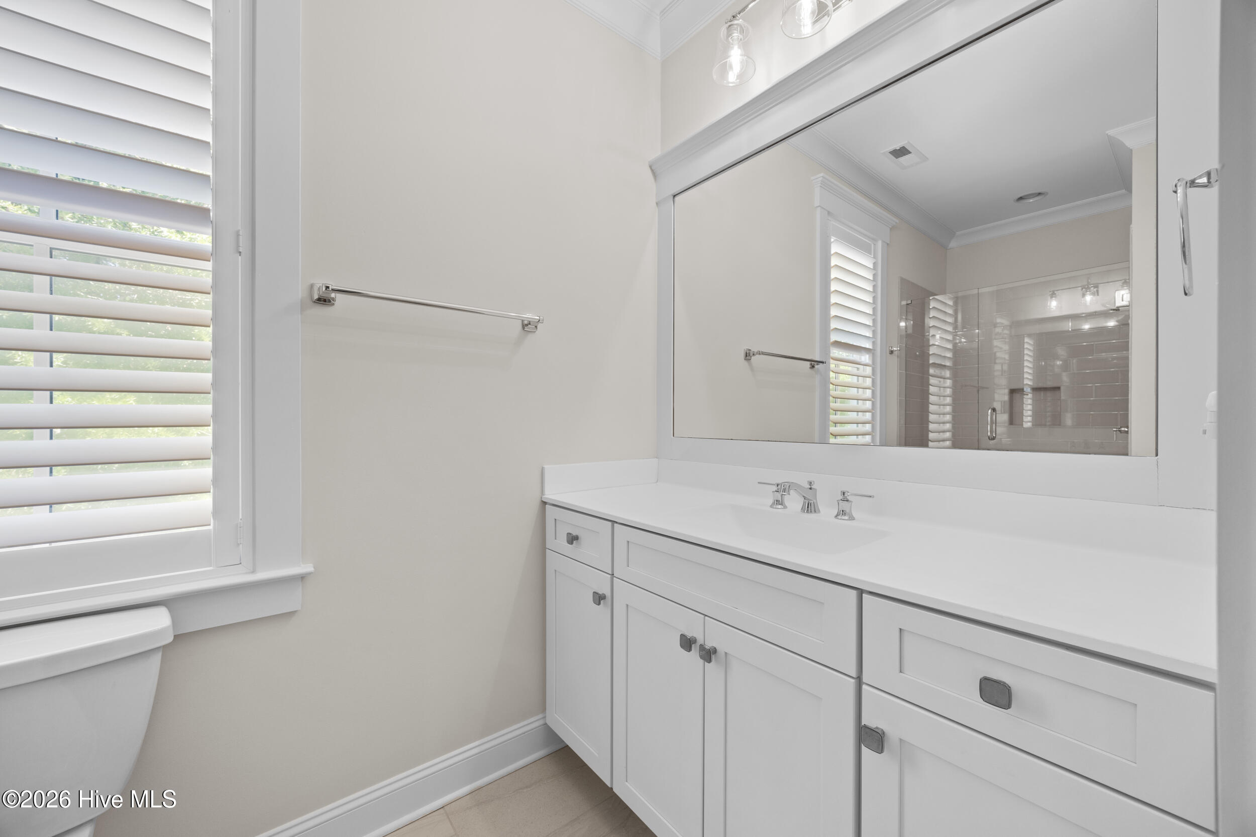 100569354 | Photo 57