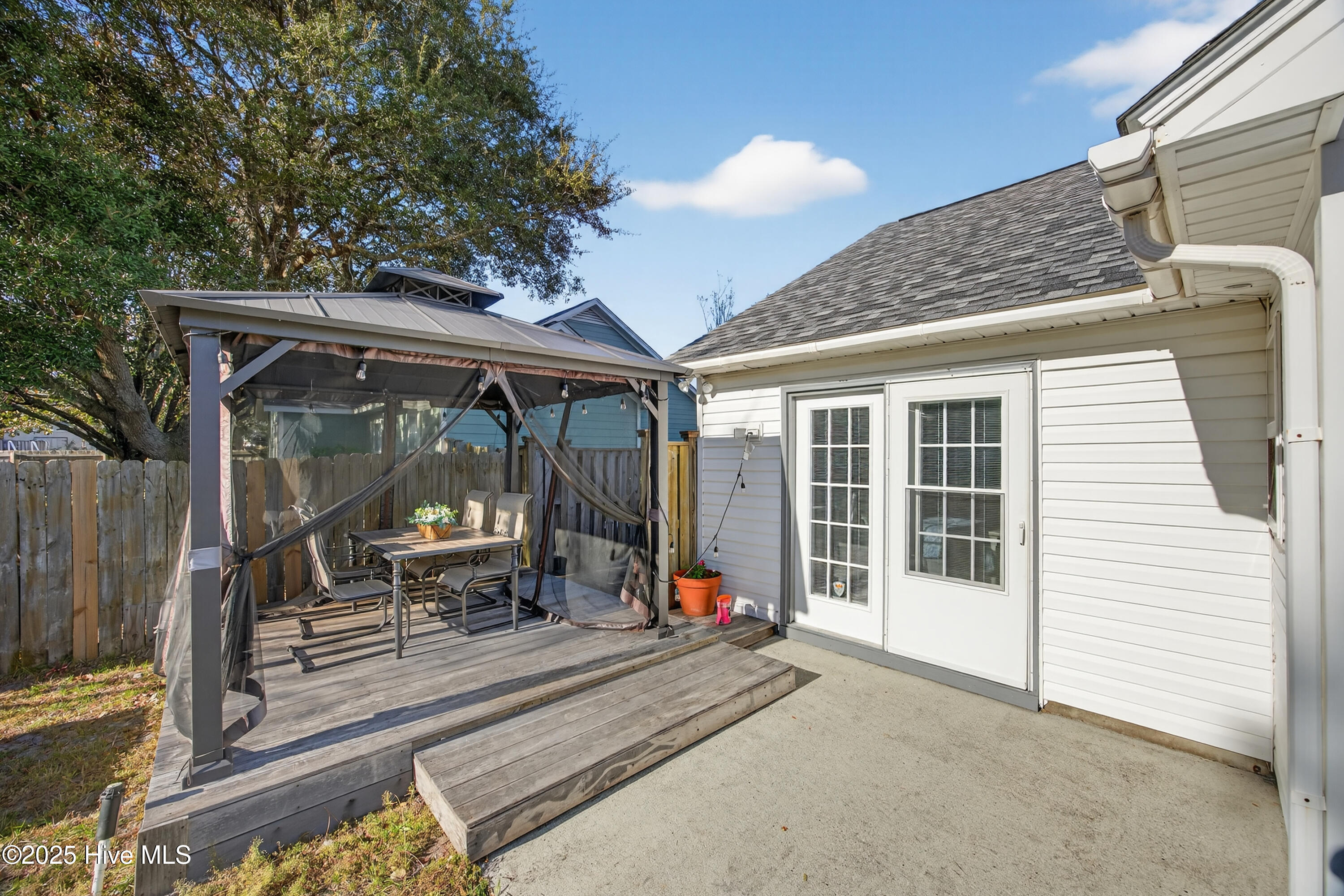 100541934 | Photo 25