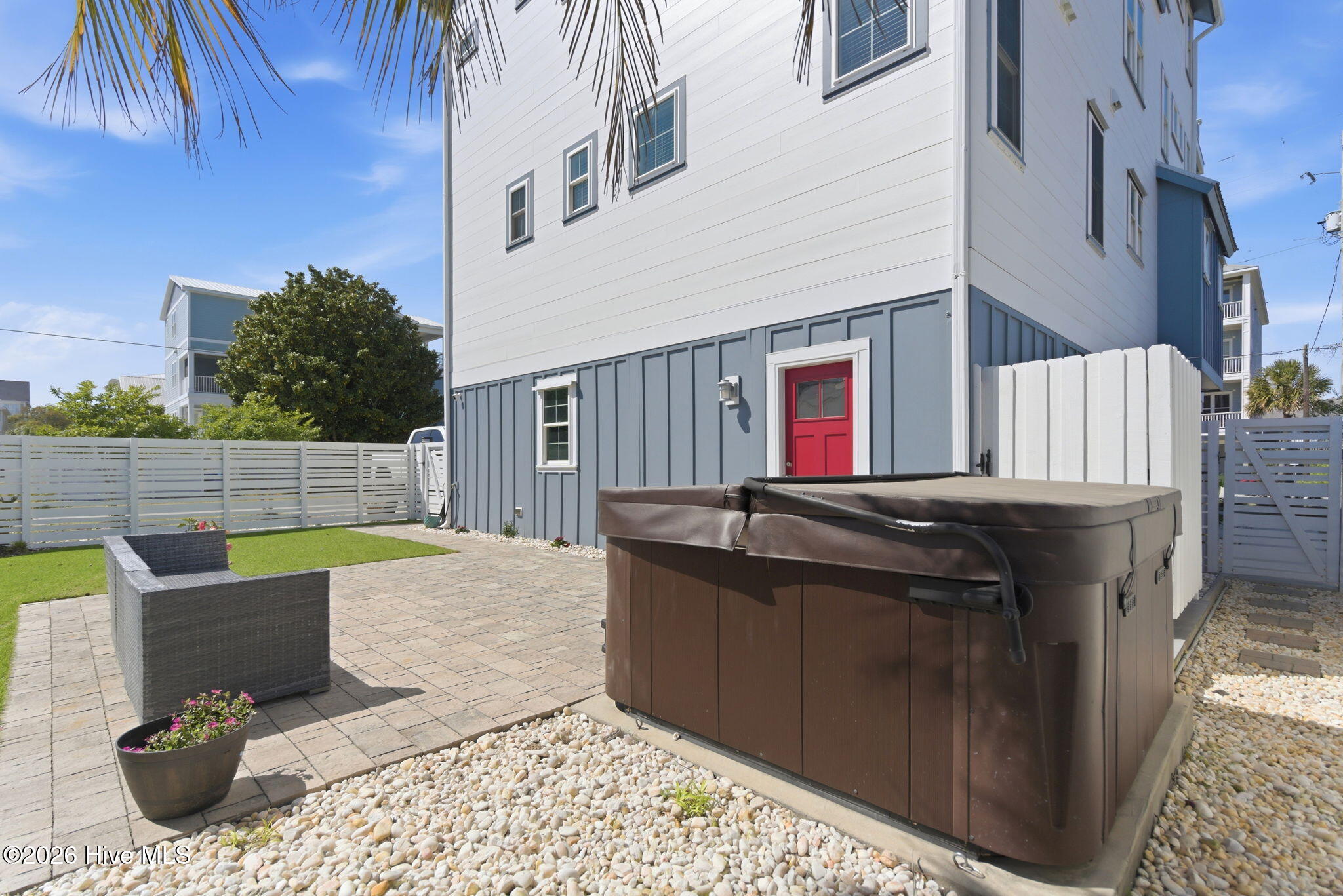 100570056 | Photo 70