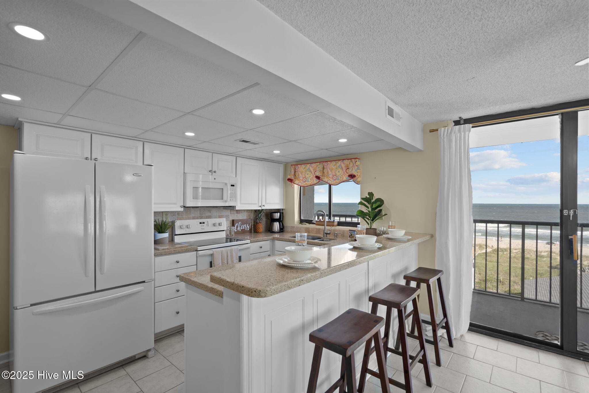 100530733 | Photo 10