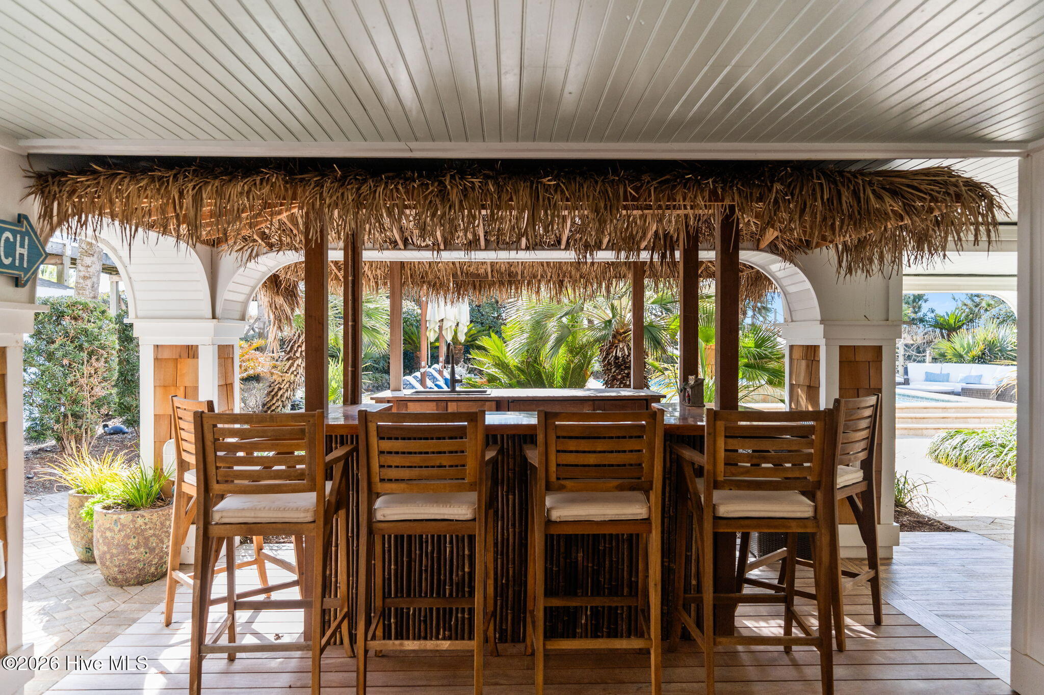 100552689 | Photo 90