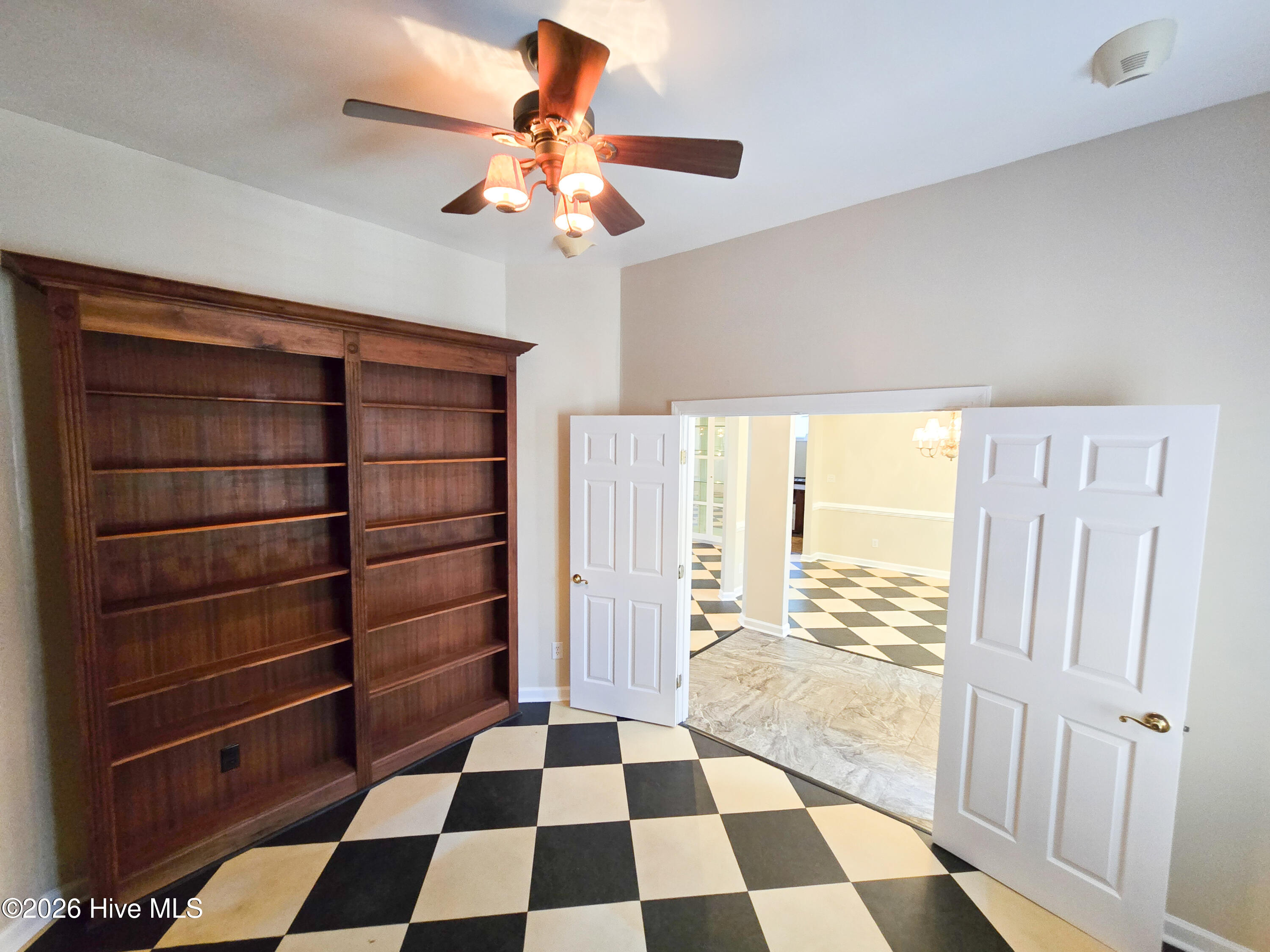 100558924 | Photo 17