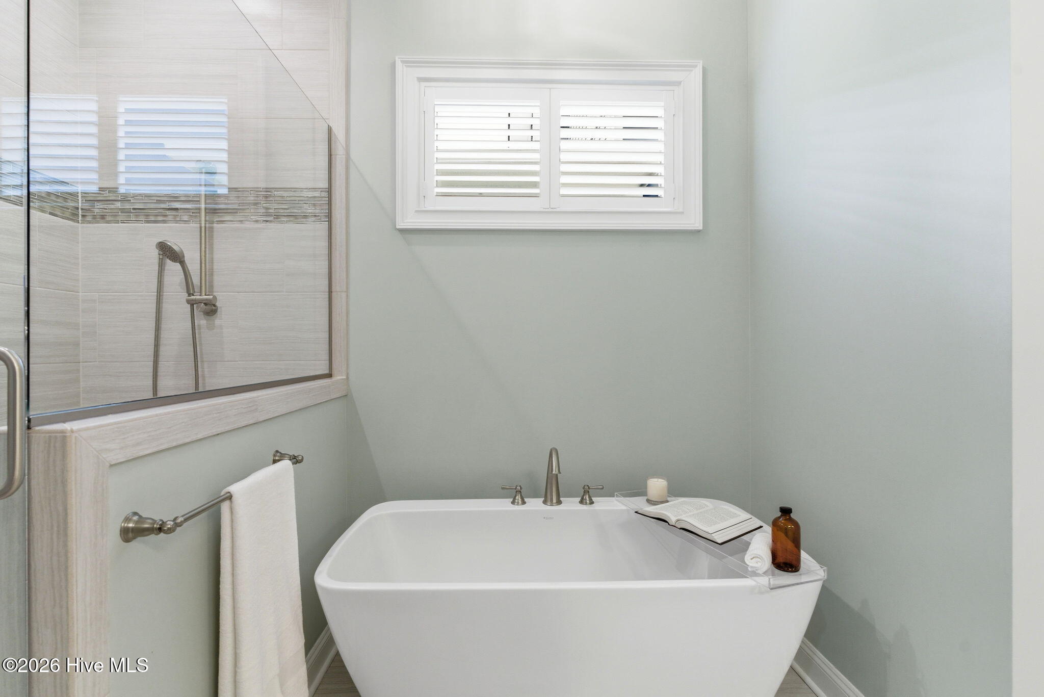 100569885 | Photo 26