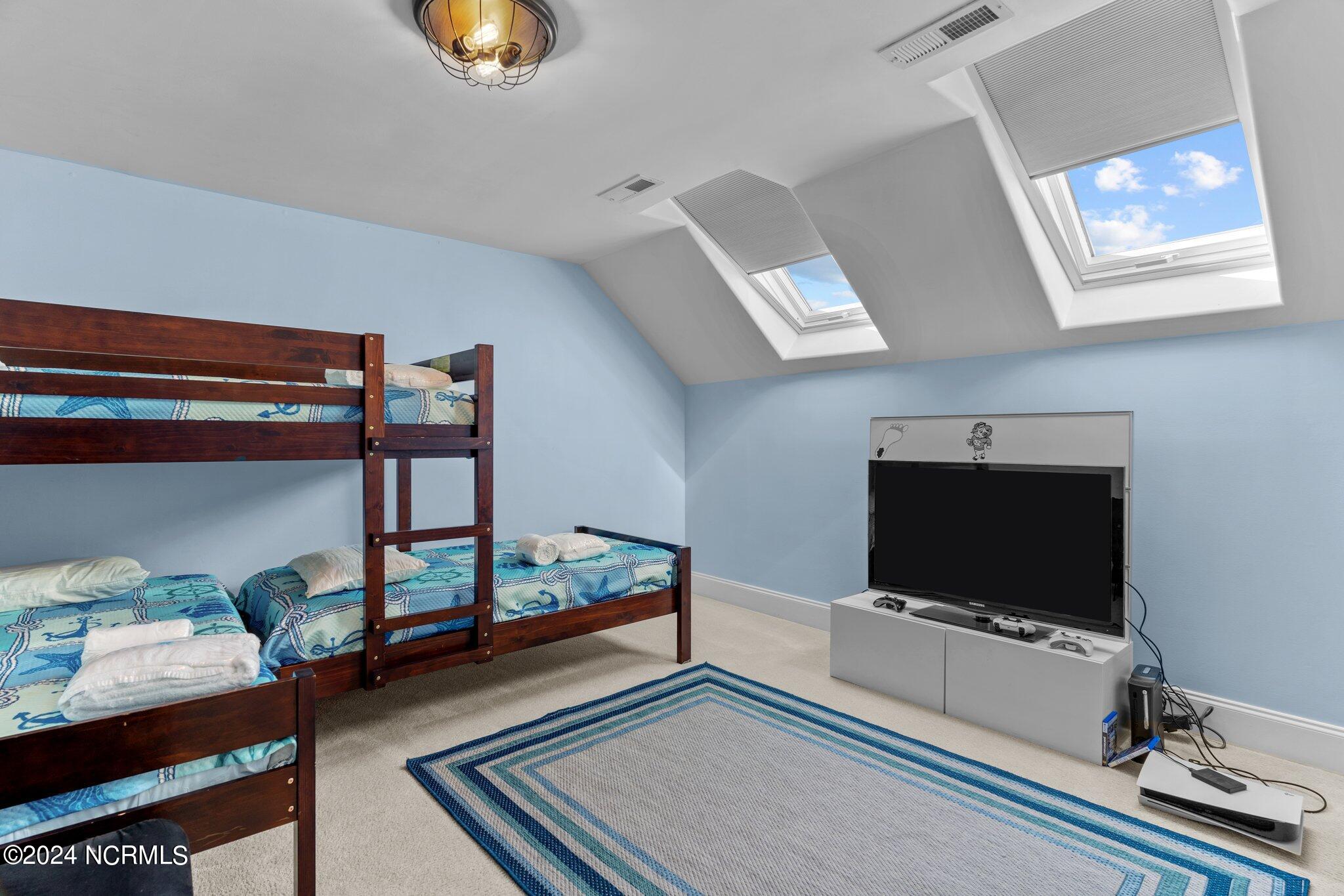 100546836 | Photo 45