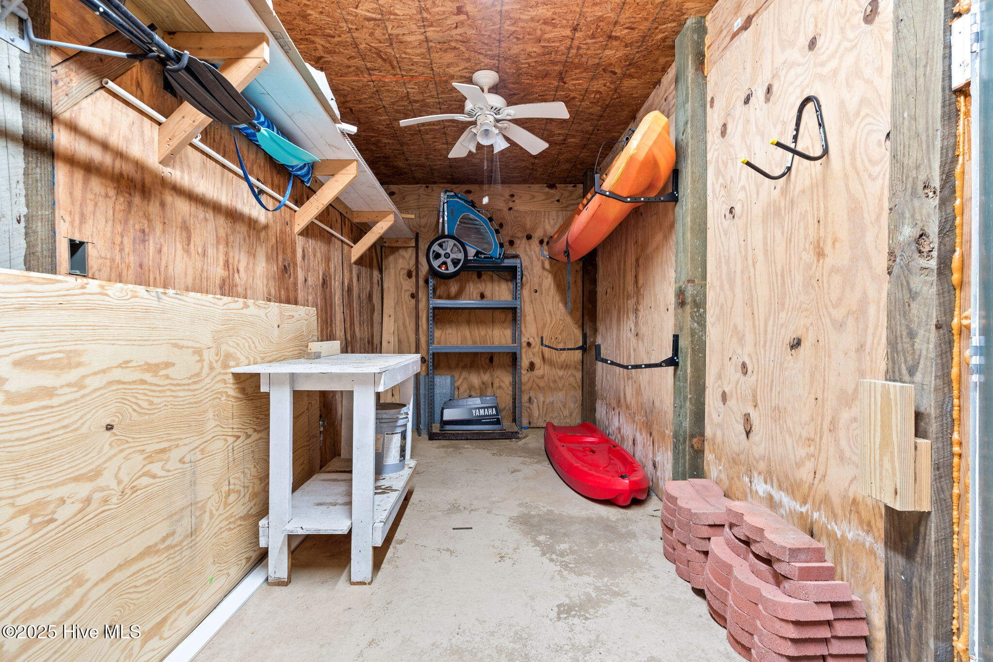 100544859 | Photo 38