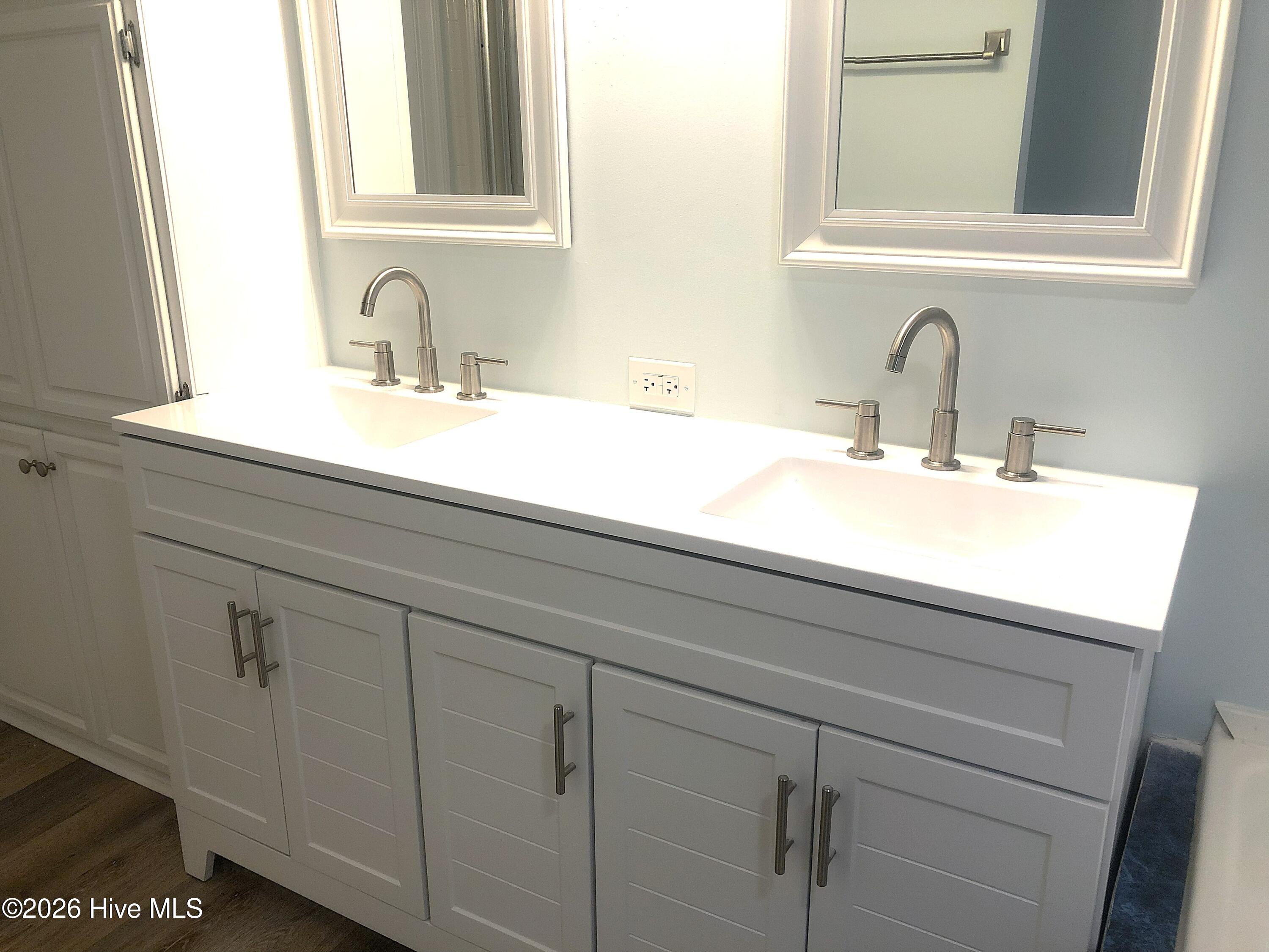 100549339 | Photo 21