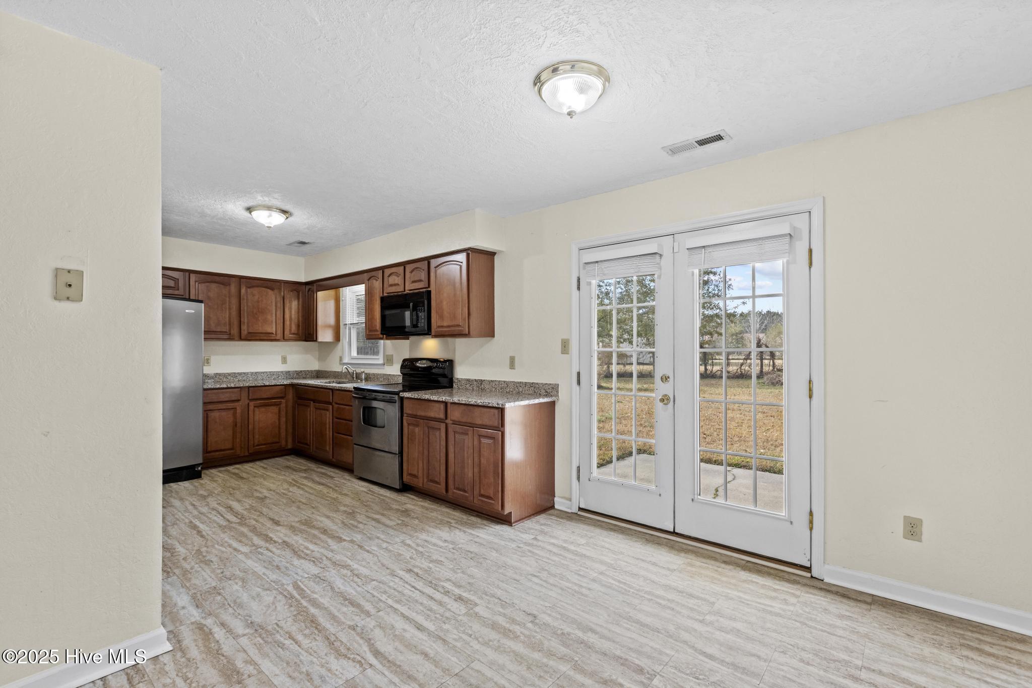 100546769 | Photo 12