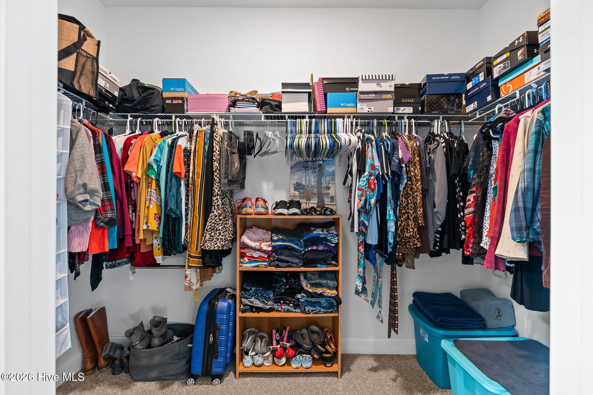 100568140 | Photo 21