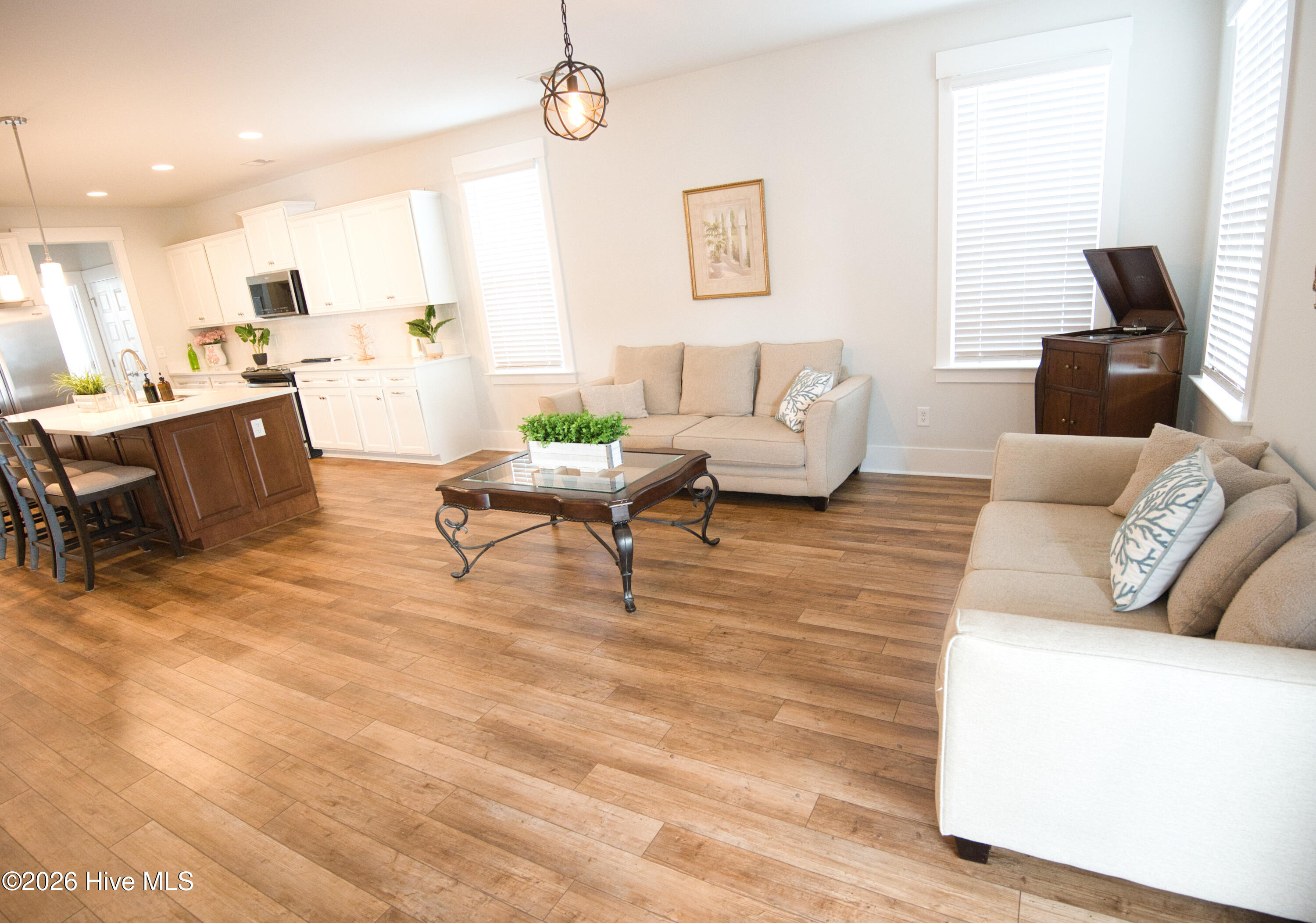 100551337 | Photo 34