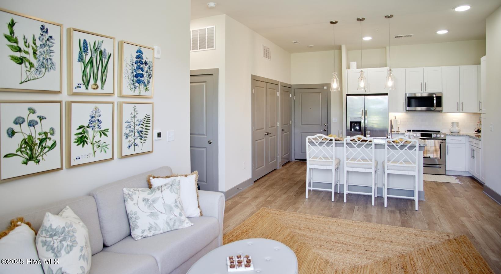 100522725 | Photo 19