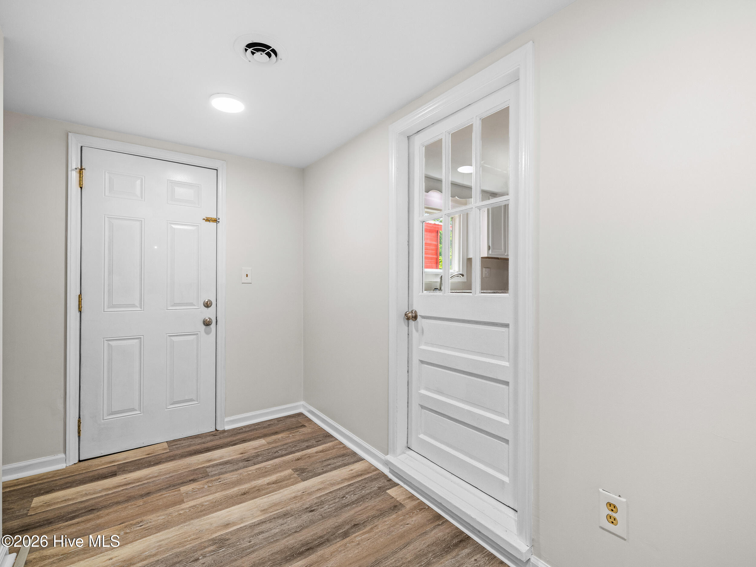 100569612 | Photo 20