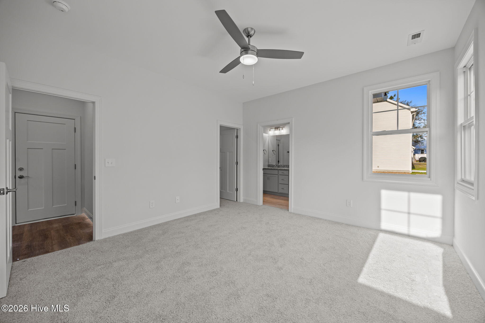 100528715 | Photo 20