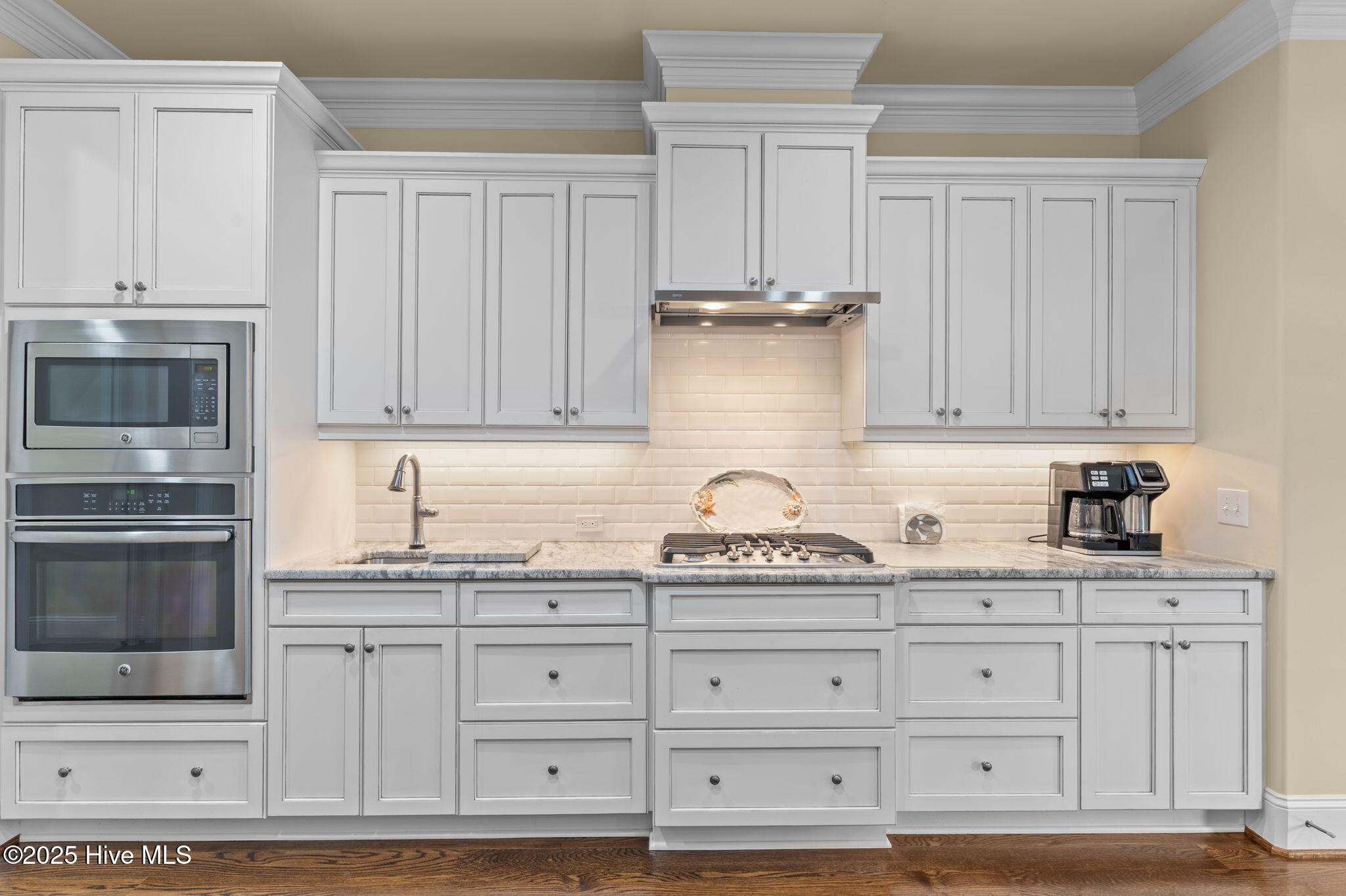 100552271 | Photo 11