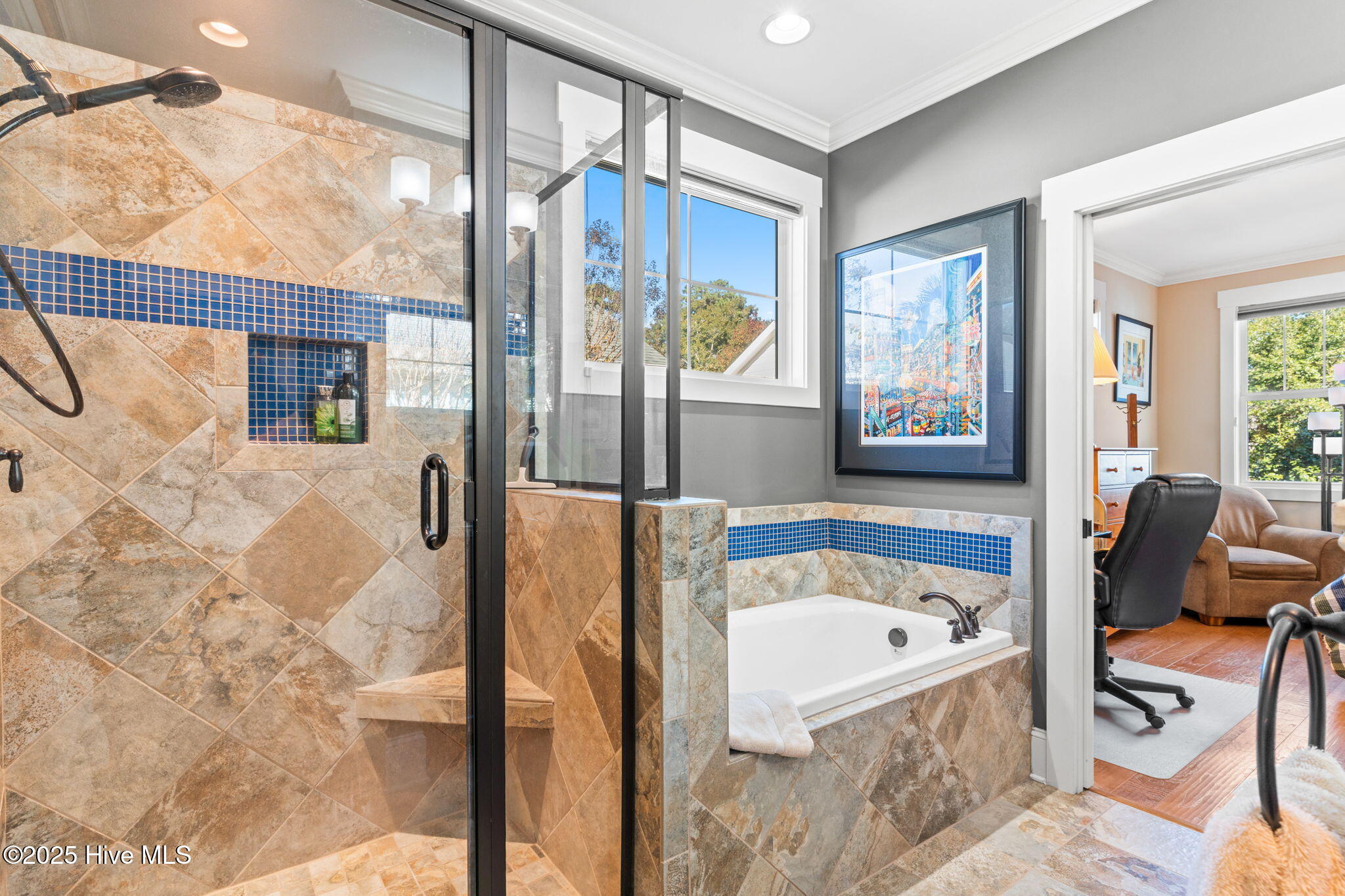 100569449 | Photo 39