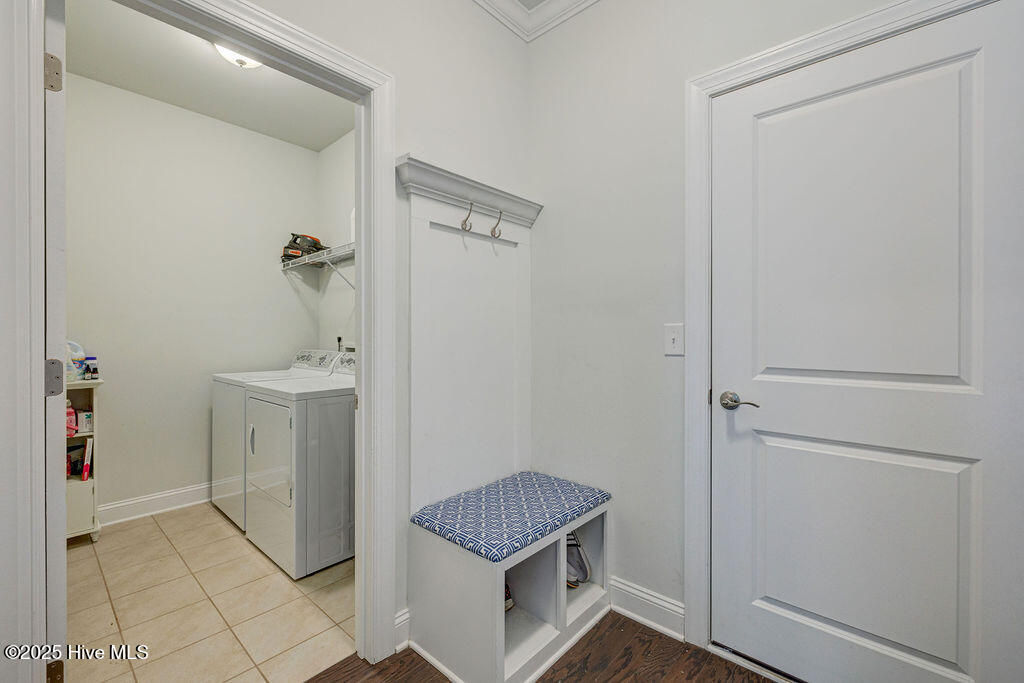 100529345 | Photo 35