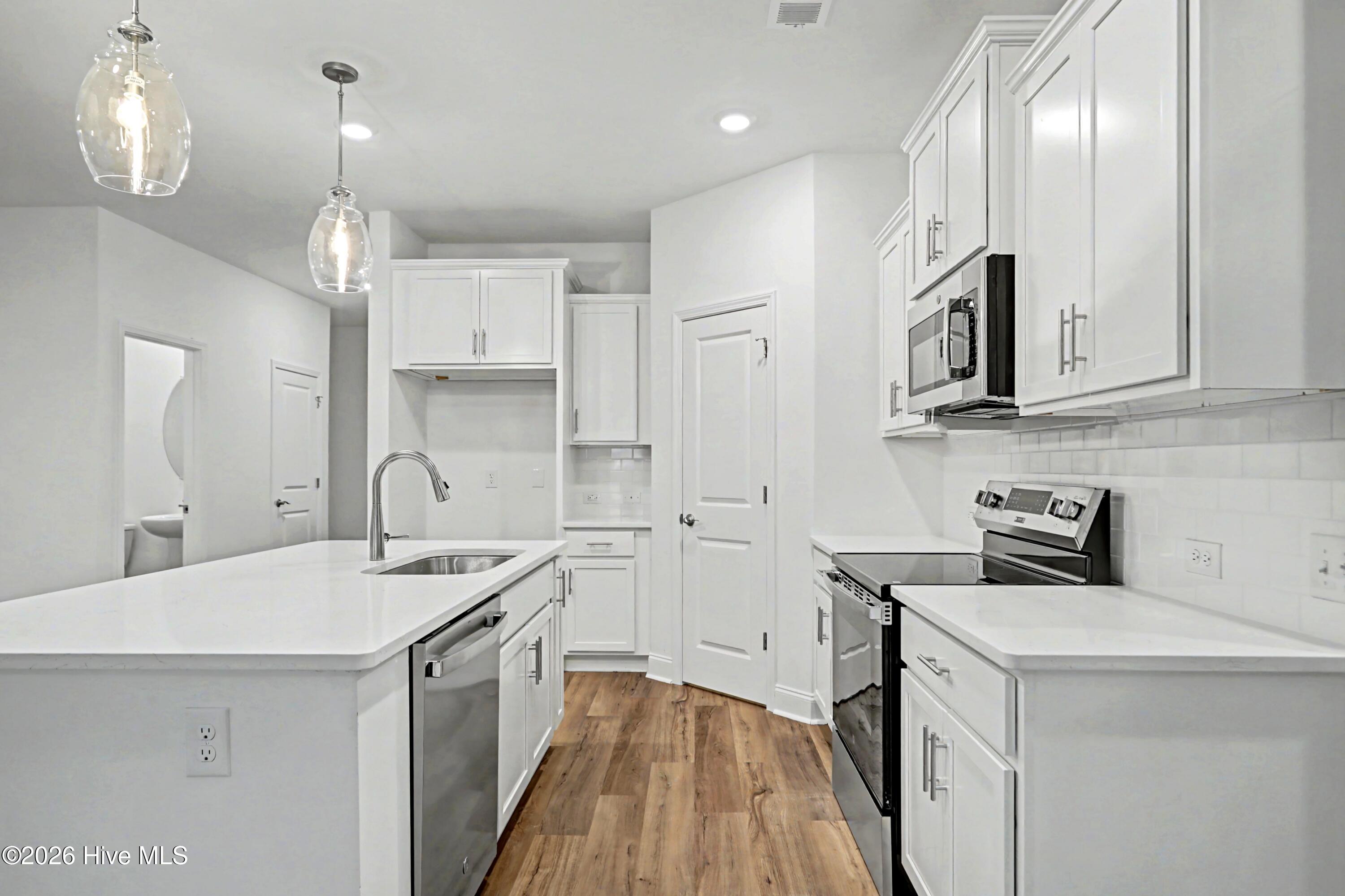 100555122 | Photo 13