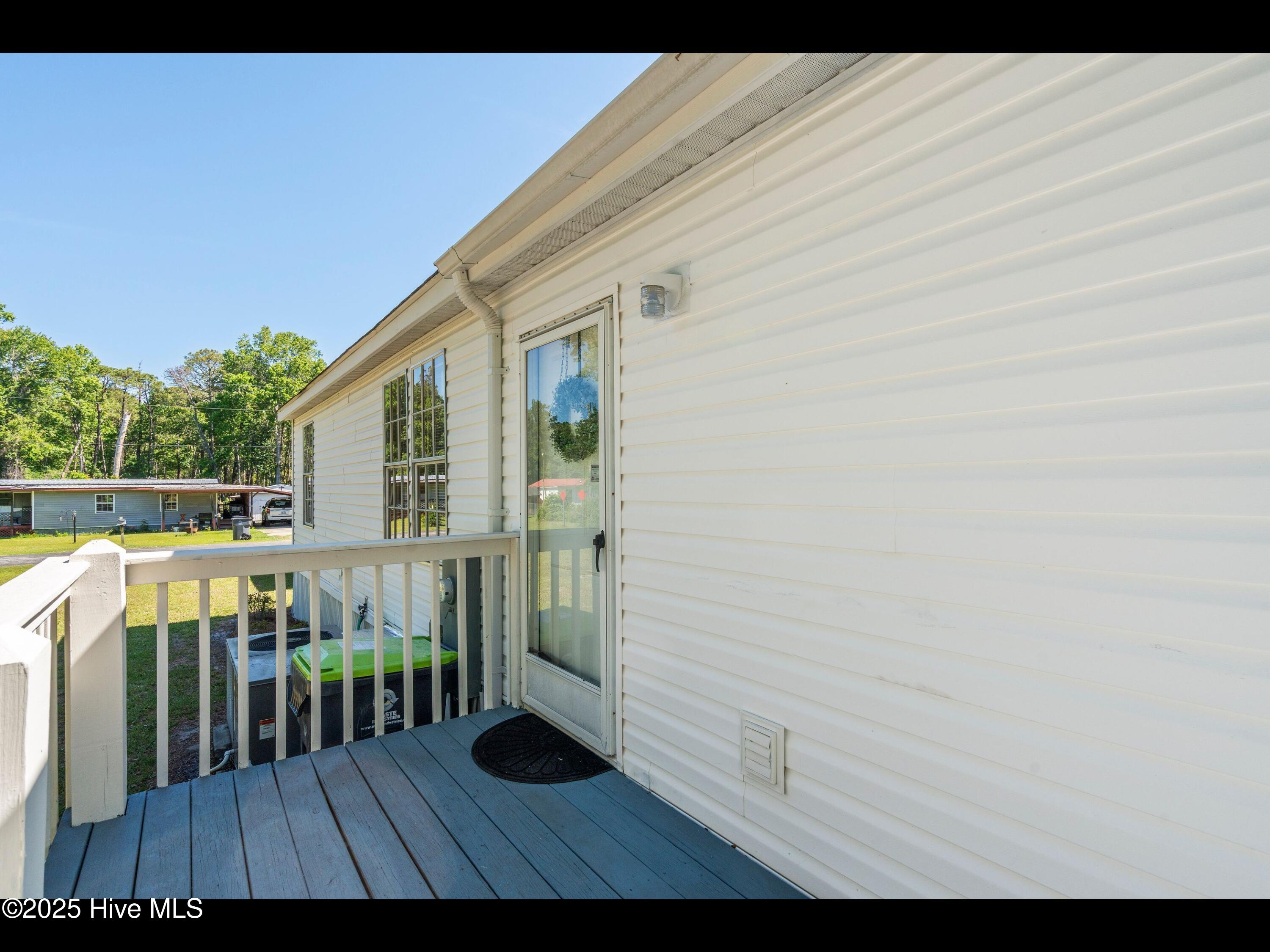 100516812 | Photo 12