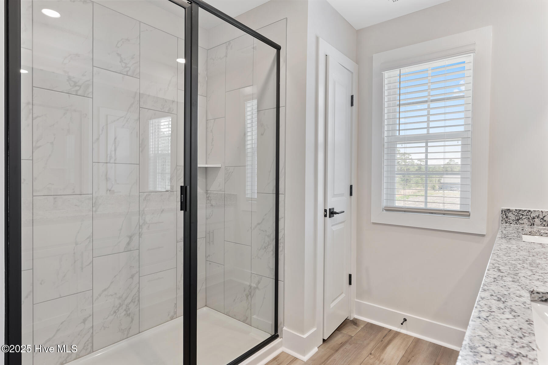 100546623 | Photo 15