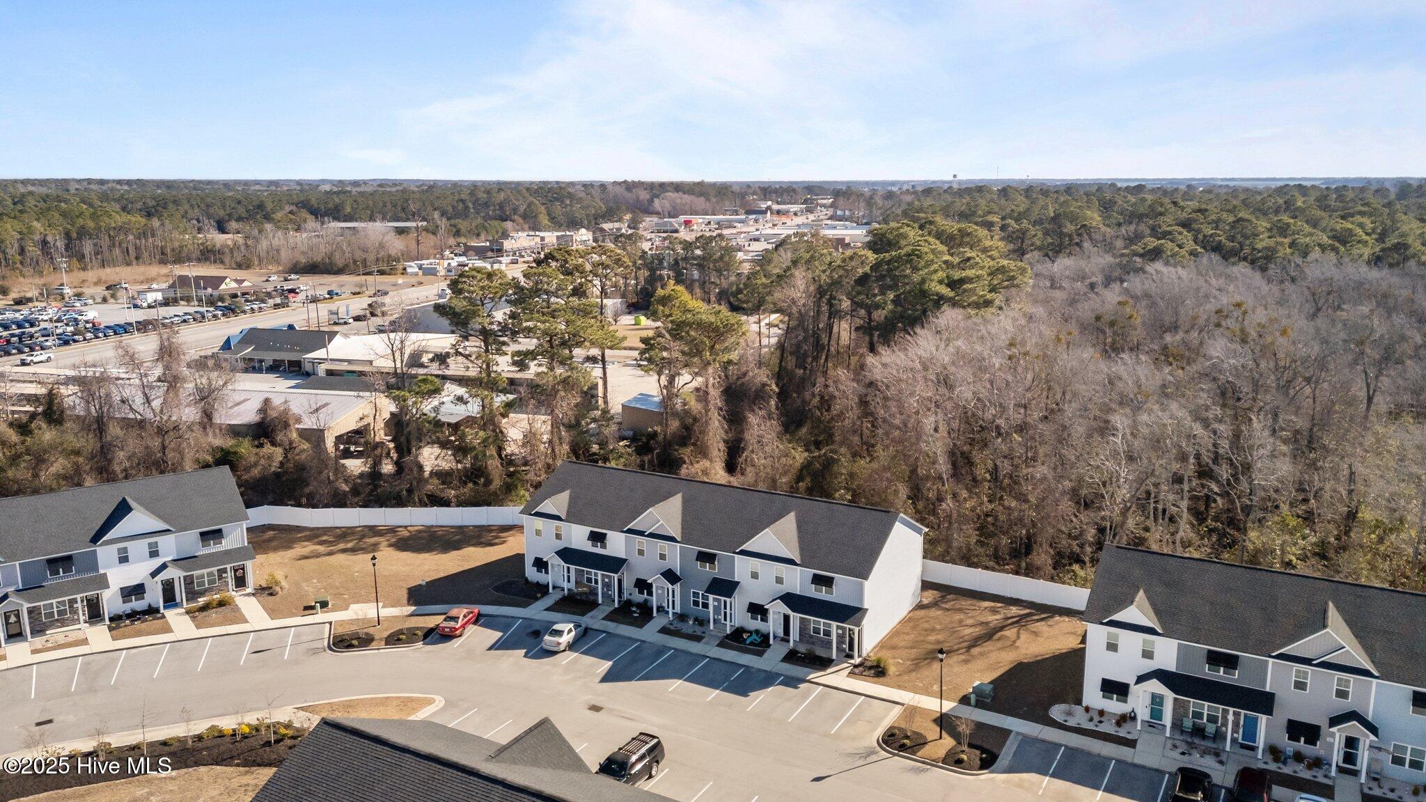 100563898 | Photo 17