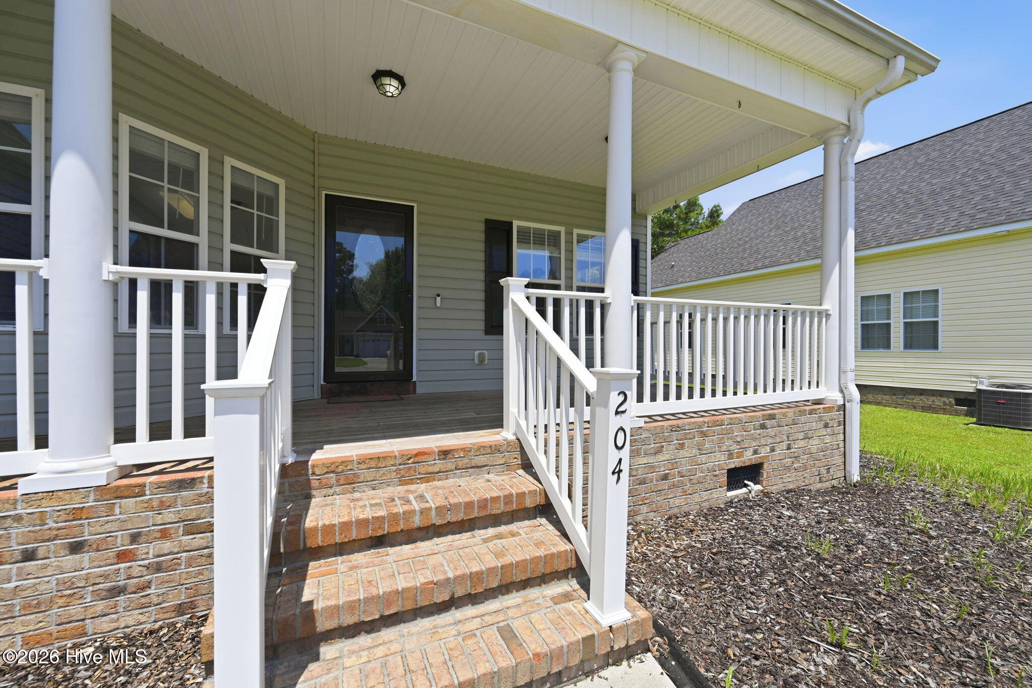 204 Wedgefield Circle,Maple Hill