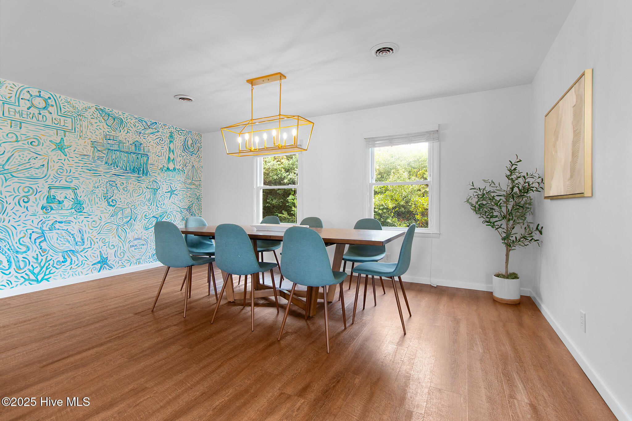 100527418 | Photo 16