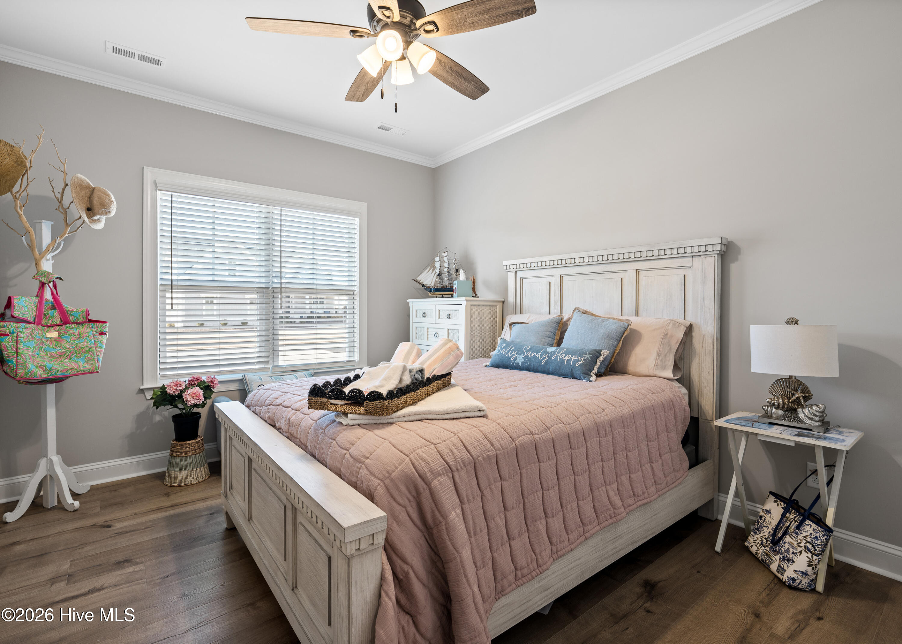 100547425 | Photo 36