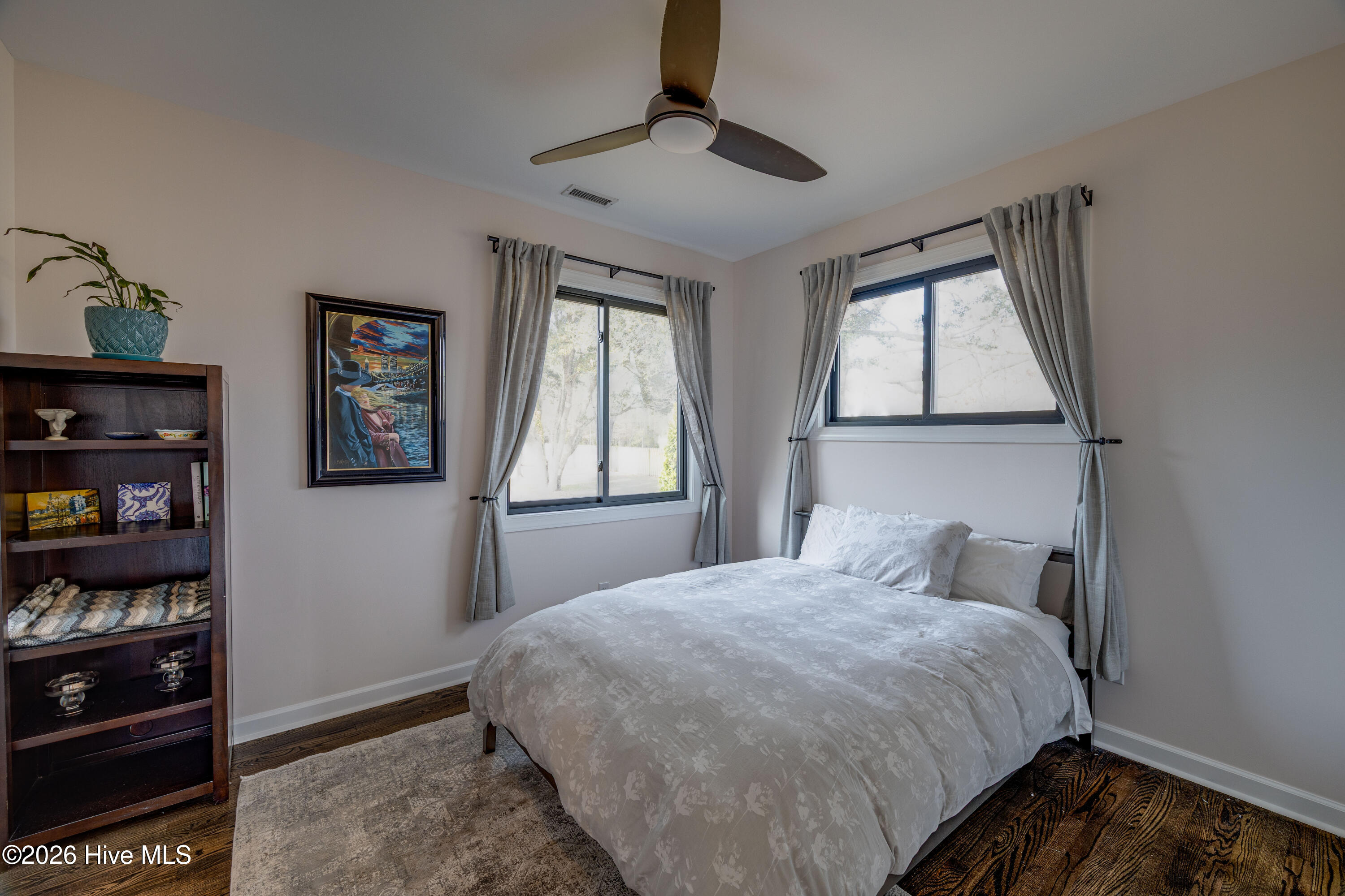 100548978 | Photo 22