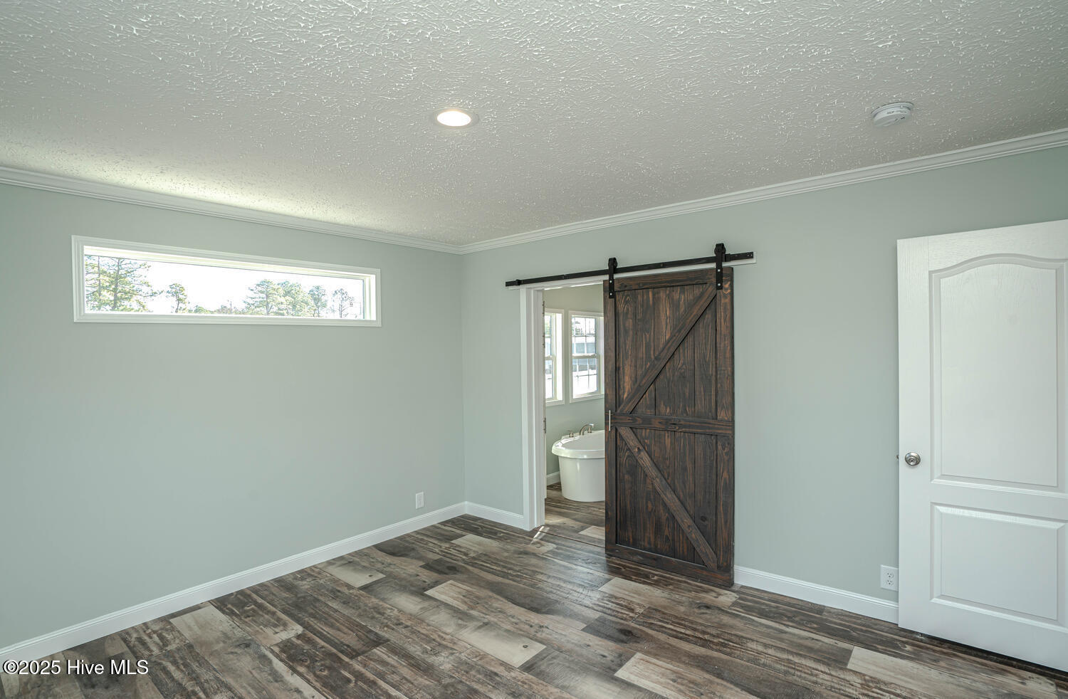 100487552 | Photo 45