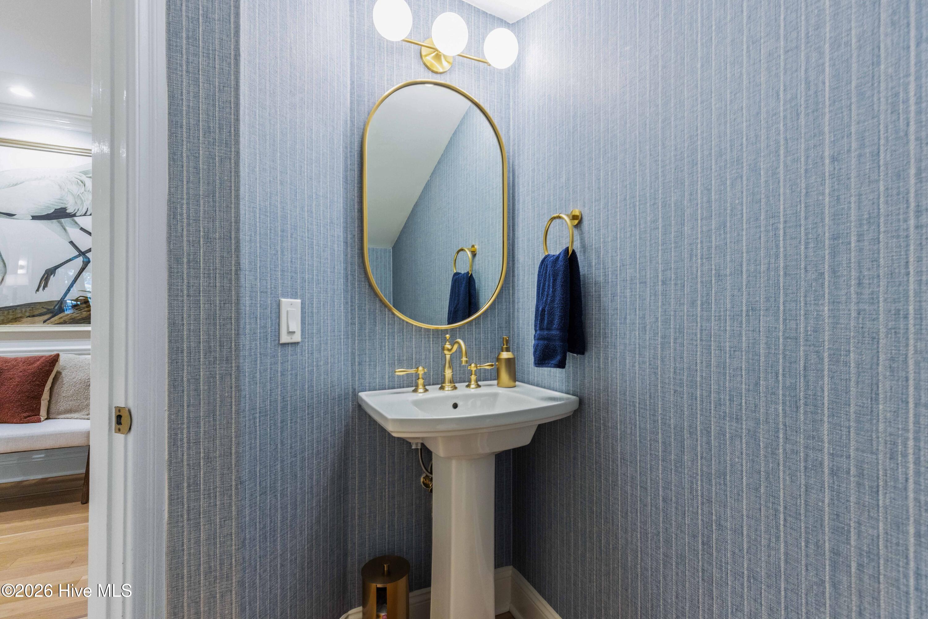 100555813 | Photo 38