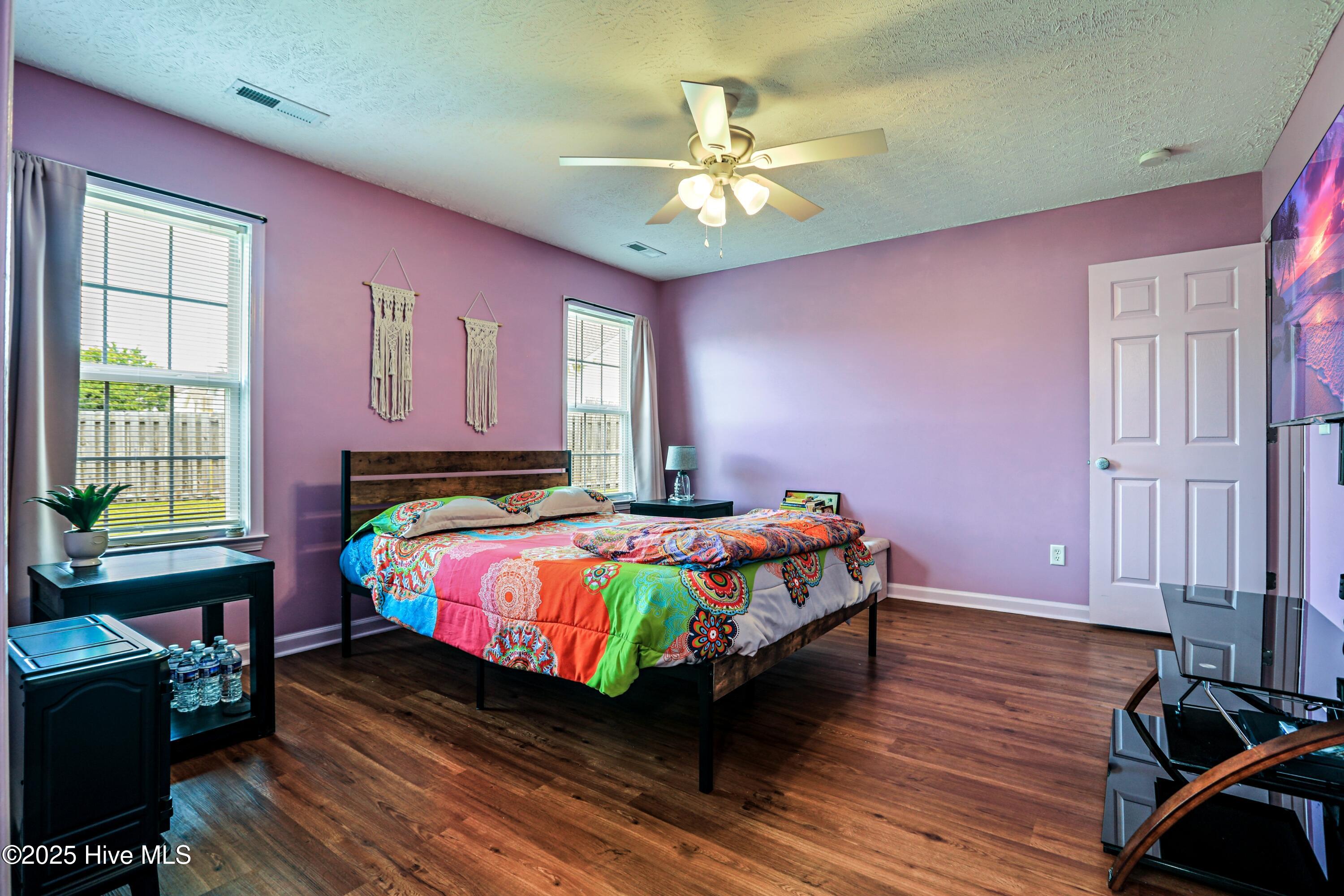 100506631 | Photo 14