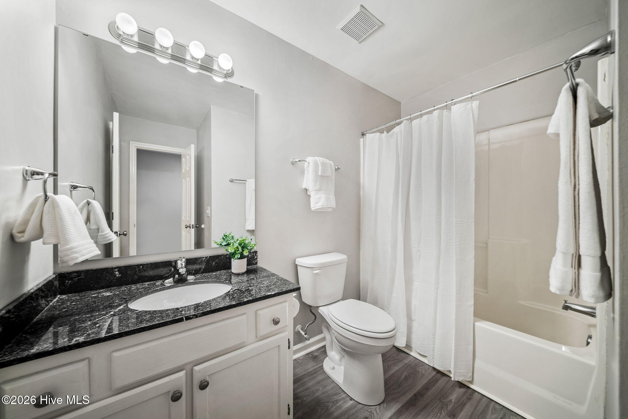 100565173 | Photo 34